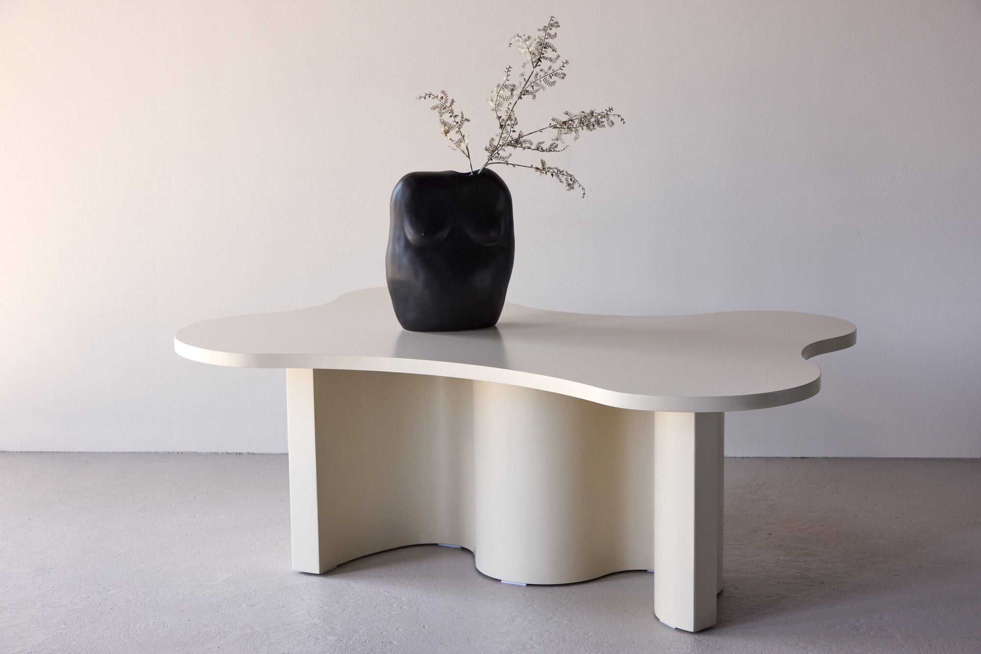 Couchtisch Flow - Beige-Couchtisch-Venture Home-le canapé