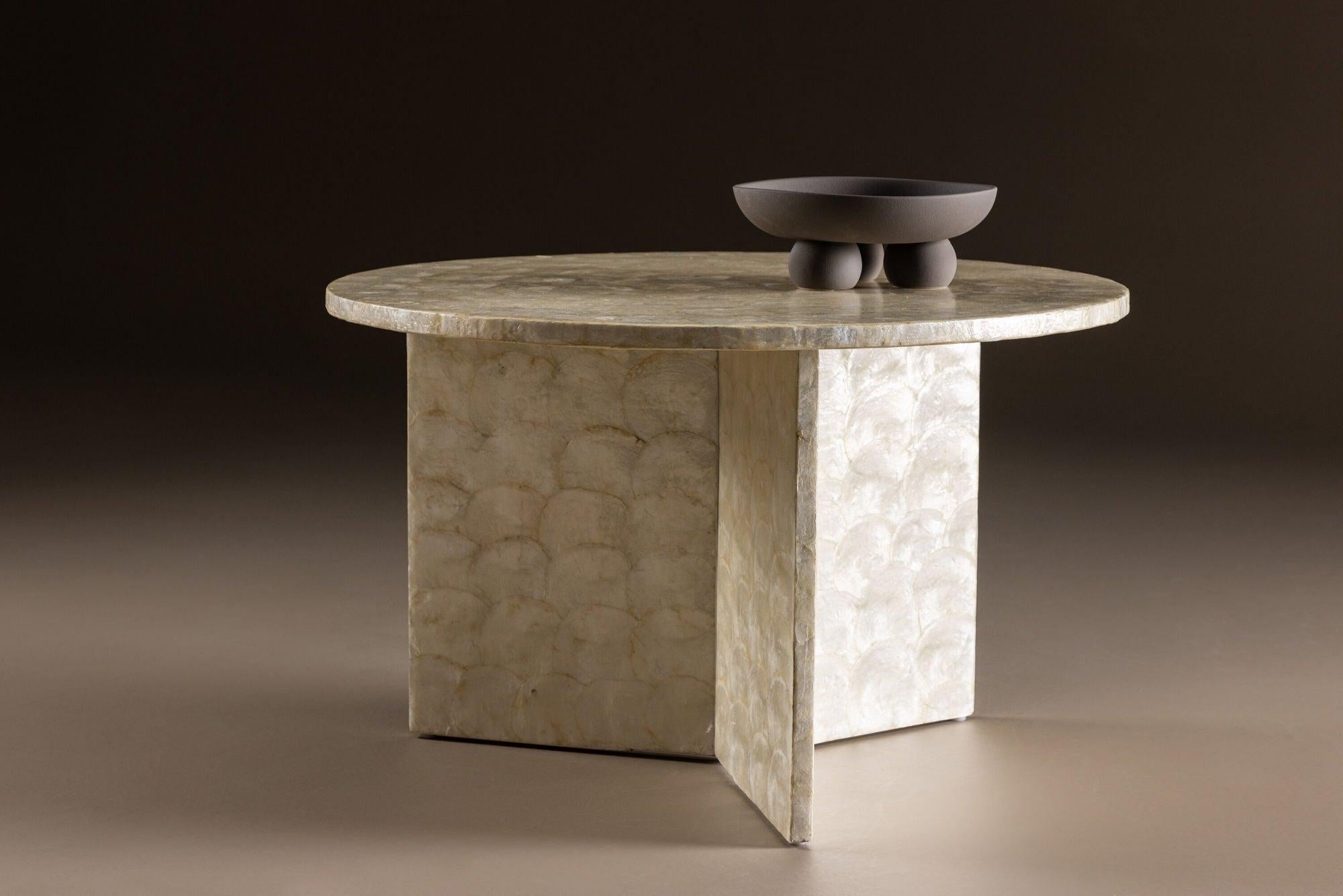 Couchtisch Smögen ⌀70cm - Capiz-Muschel Optik-Couchtisch-Vind-le canapé