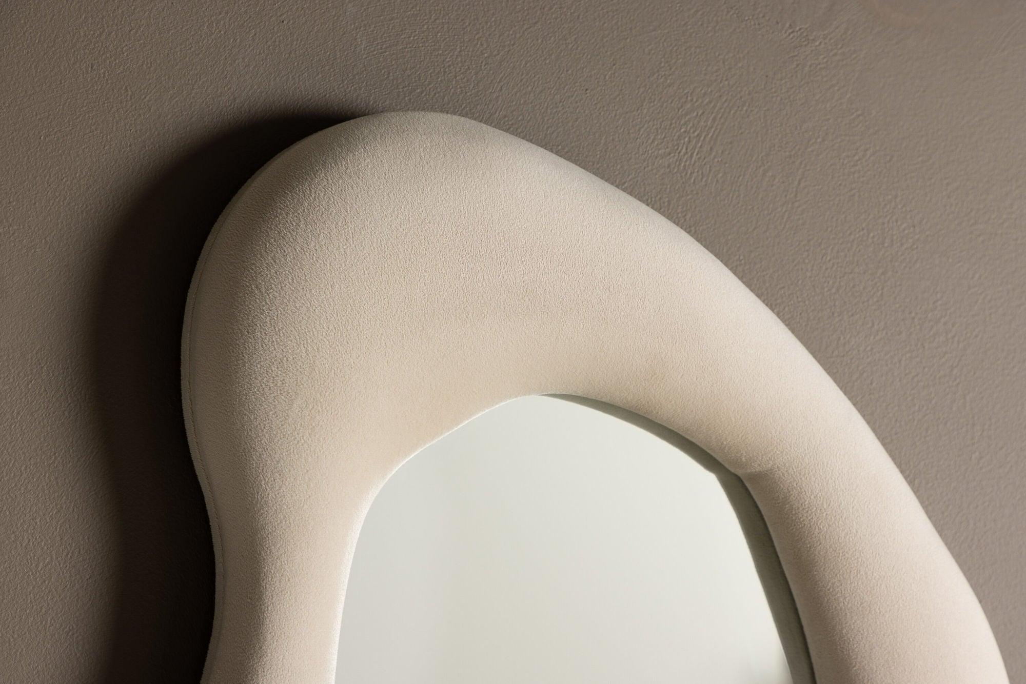 Dekospiegel Louisville aus Samt - Beige-Dekospiegel-Venture Home-le canapé