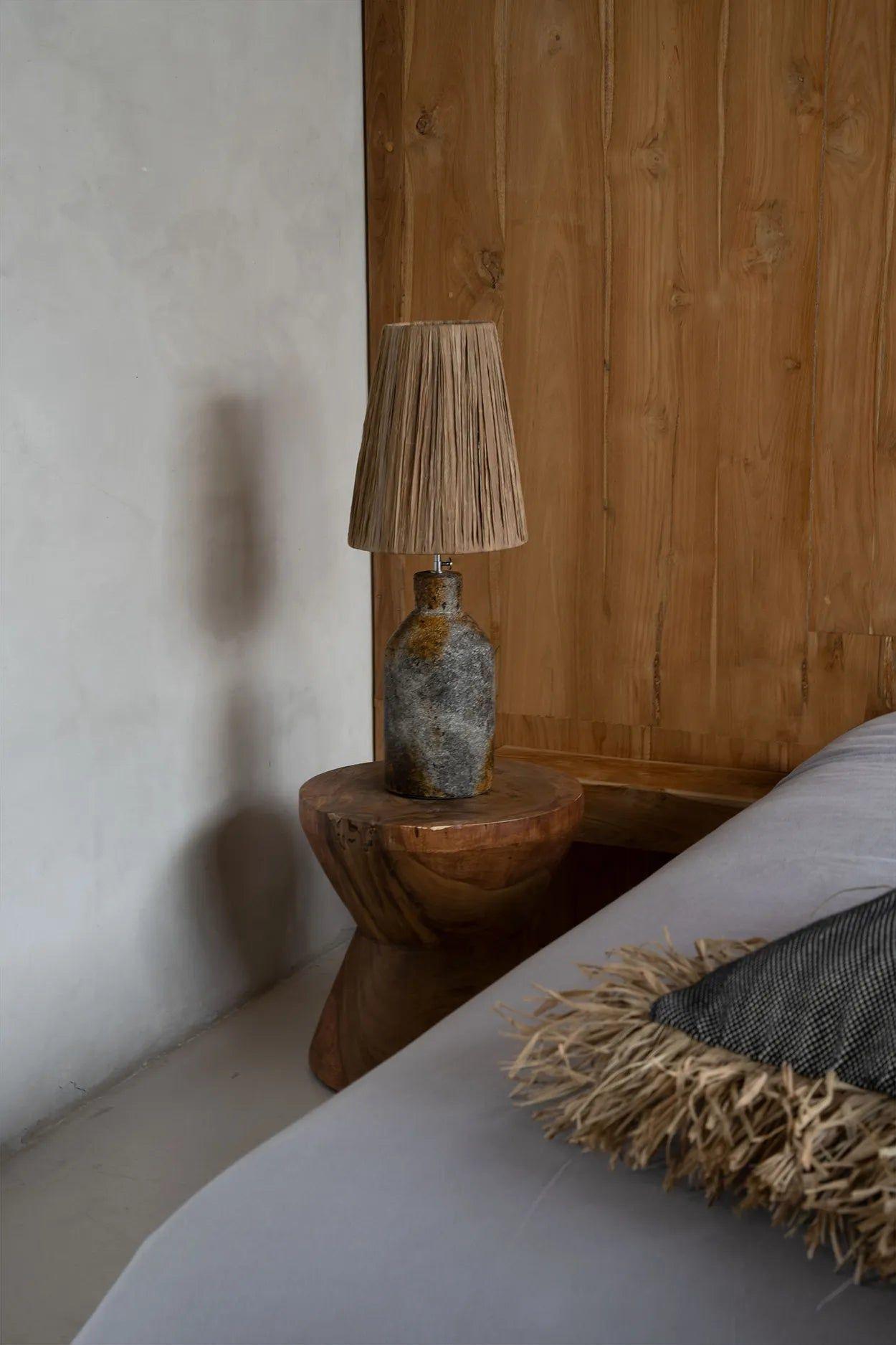 Die Ithaka Tischlampe - Antik Grau NaturTischlampe