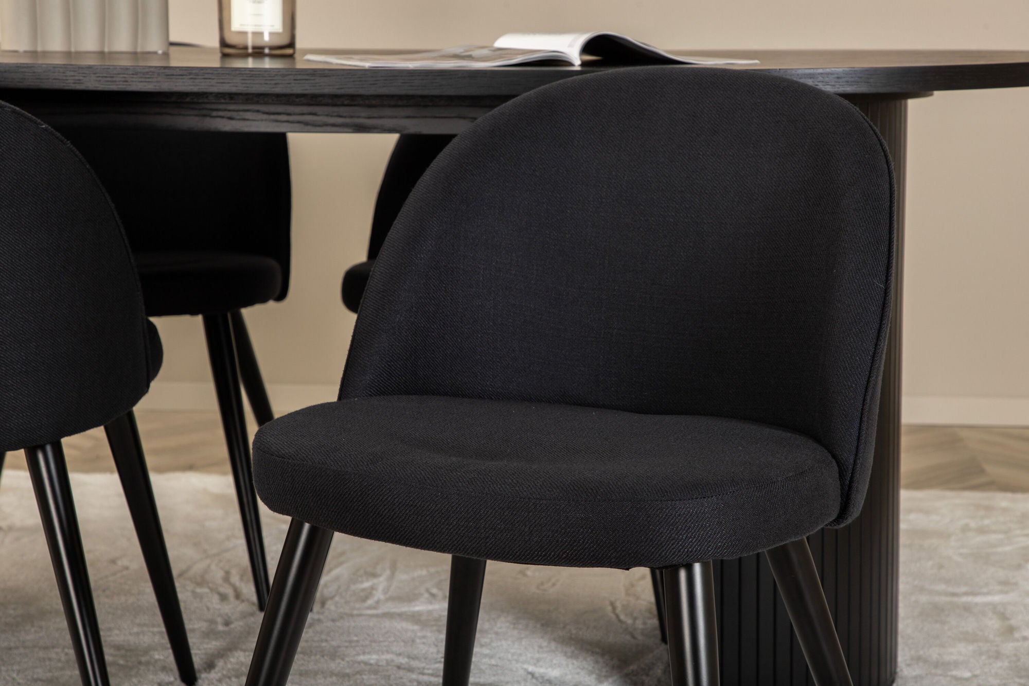 Essgruppe Esstisch Bianca Oval 200cm mit Stühlen Velvet - Schwarz-Essgruppen Oval-Venture Home-le canapé