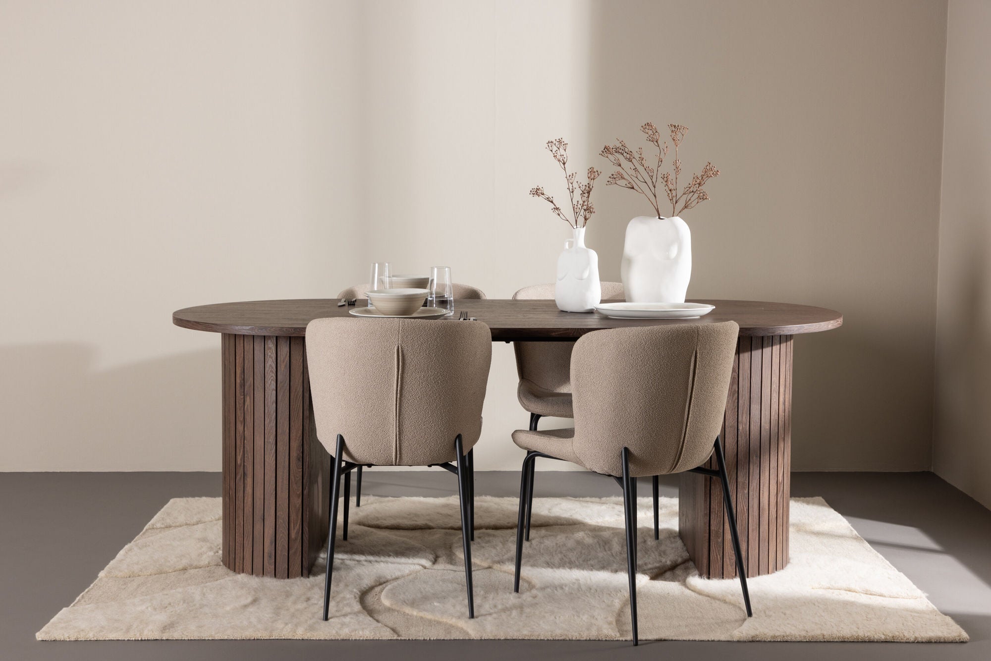 Essgruppe Esstisch Härön 200*90cm mit Stühlen Modesto aus Teddy - BoucléEssgruppe Oval