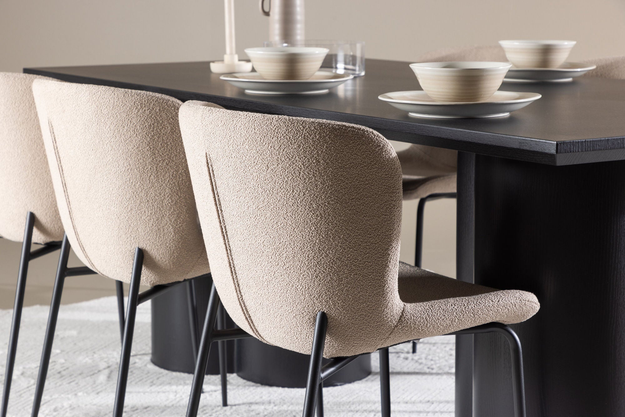 Essgruppe Esstisch Olivia 210*100cm mit Stühlen Modesto aus Teddy - BoucléEssgruppe Rechteckig