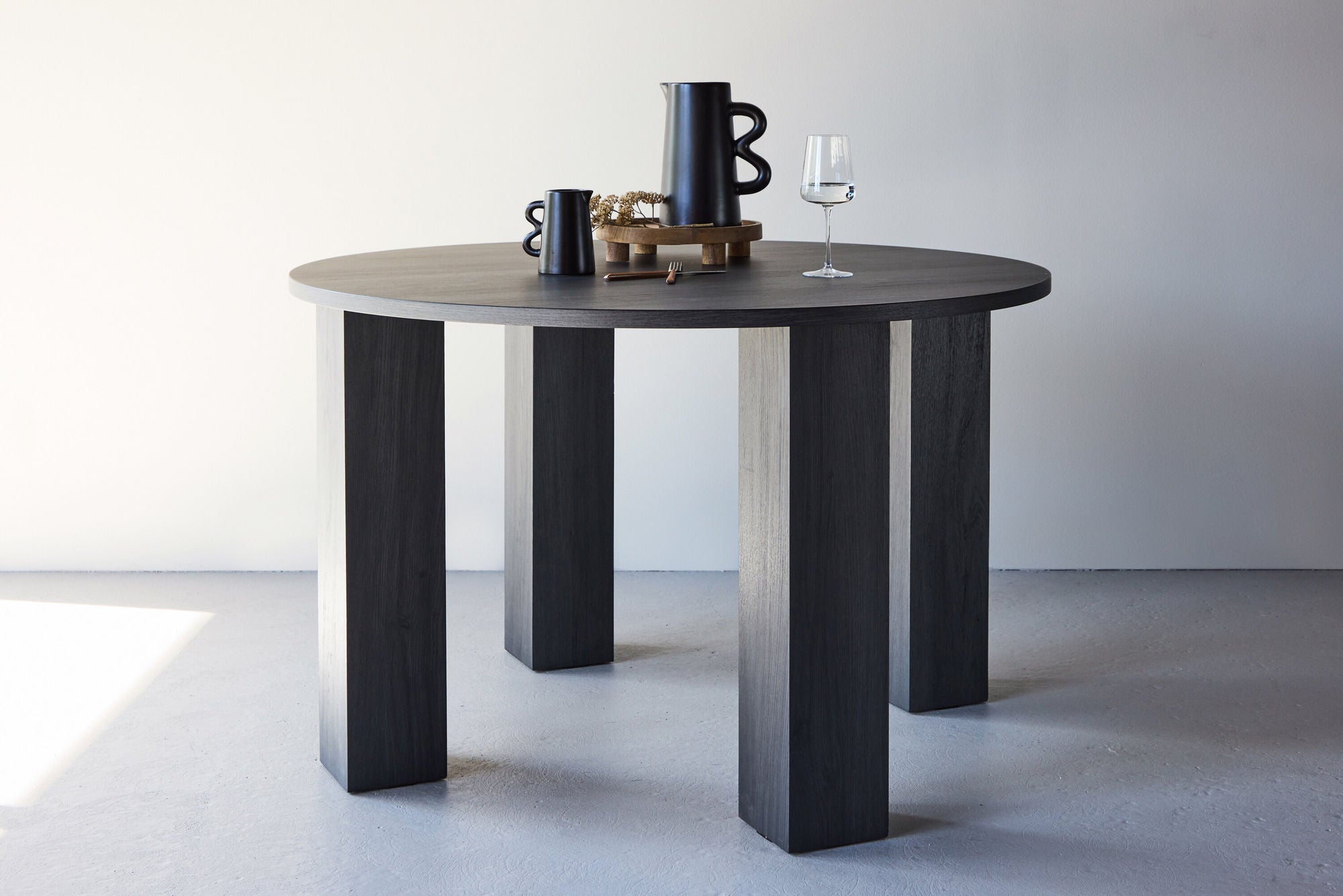 Esstisch Juno Ø120cm - Schwarz-Esstisch Rund-Venture Home-le canapé