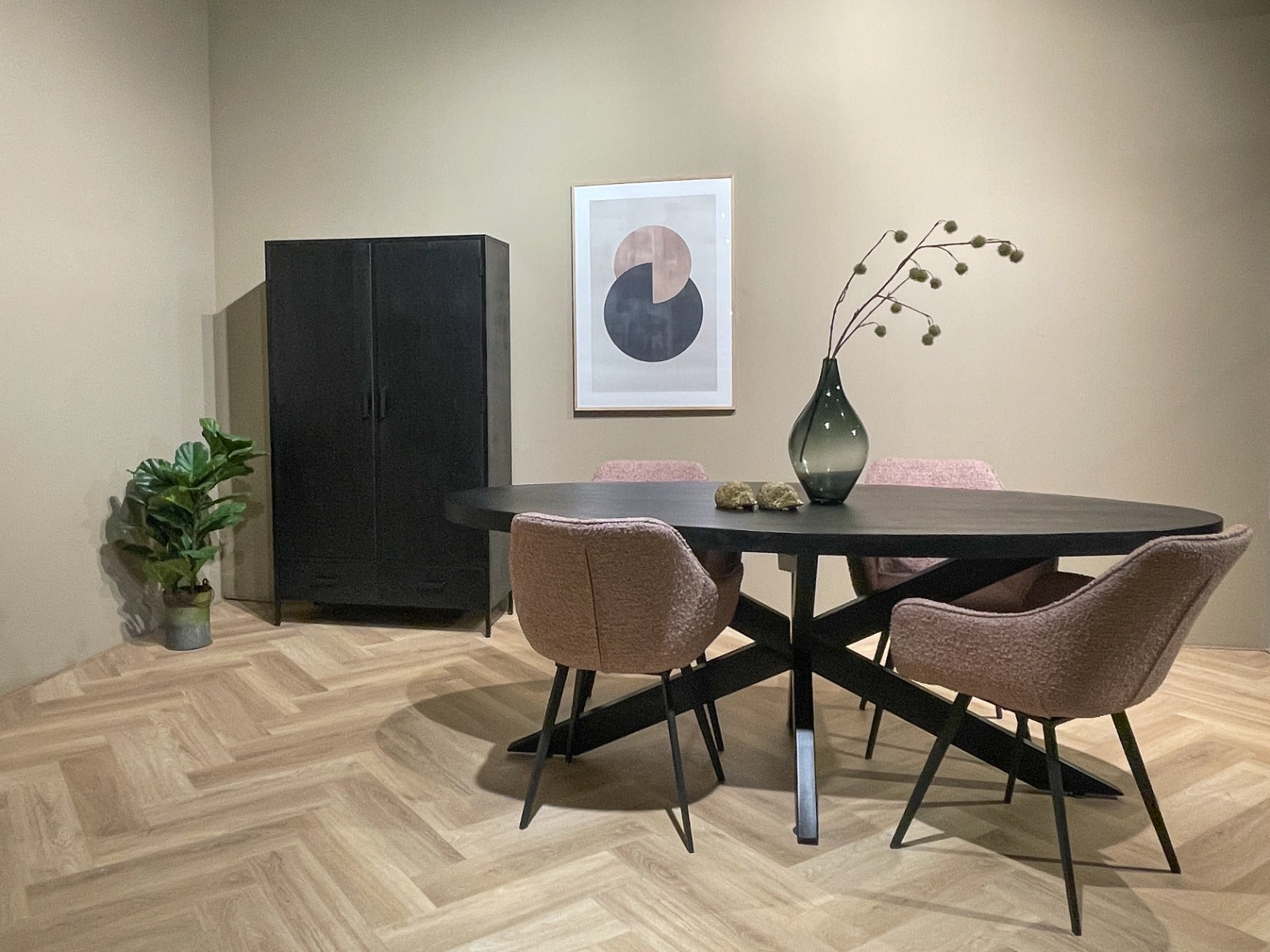 Esstisch Kala Oval aus Mangoholz 210*100cm - Schwarz-Esstische Oval-Livingfurn-le canapé