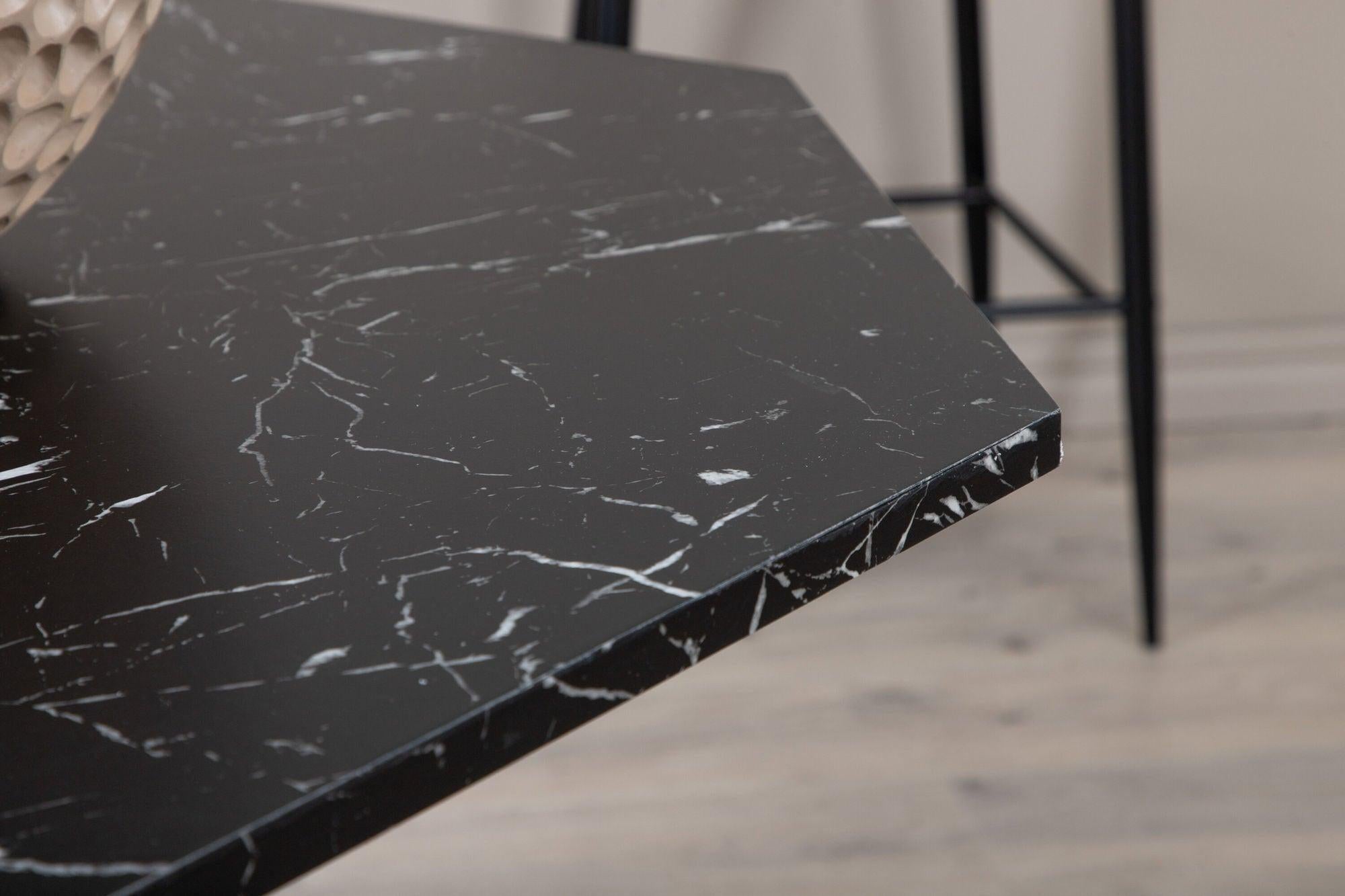 Esstisch Marbs ø110cm - Schwarzes Glas mit MarmoroptikEsstisch Rund