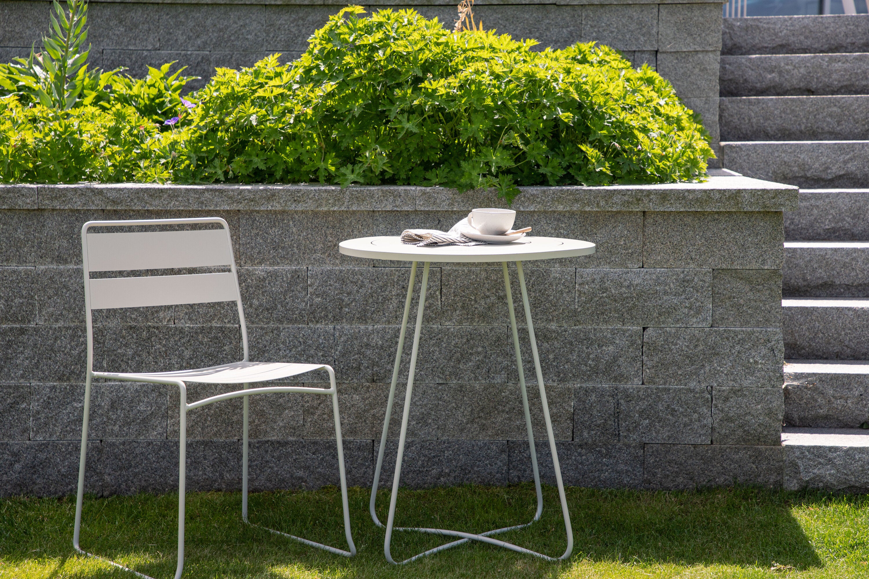 Gartentisch Bacong Ø60cm aus Metall - Beige-Esstische Outdoor-Venture Home-le canapé