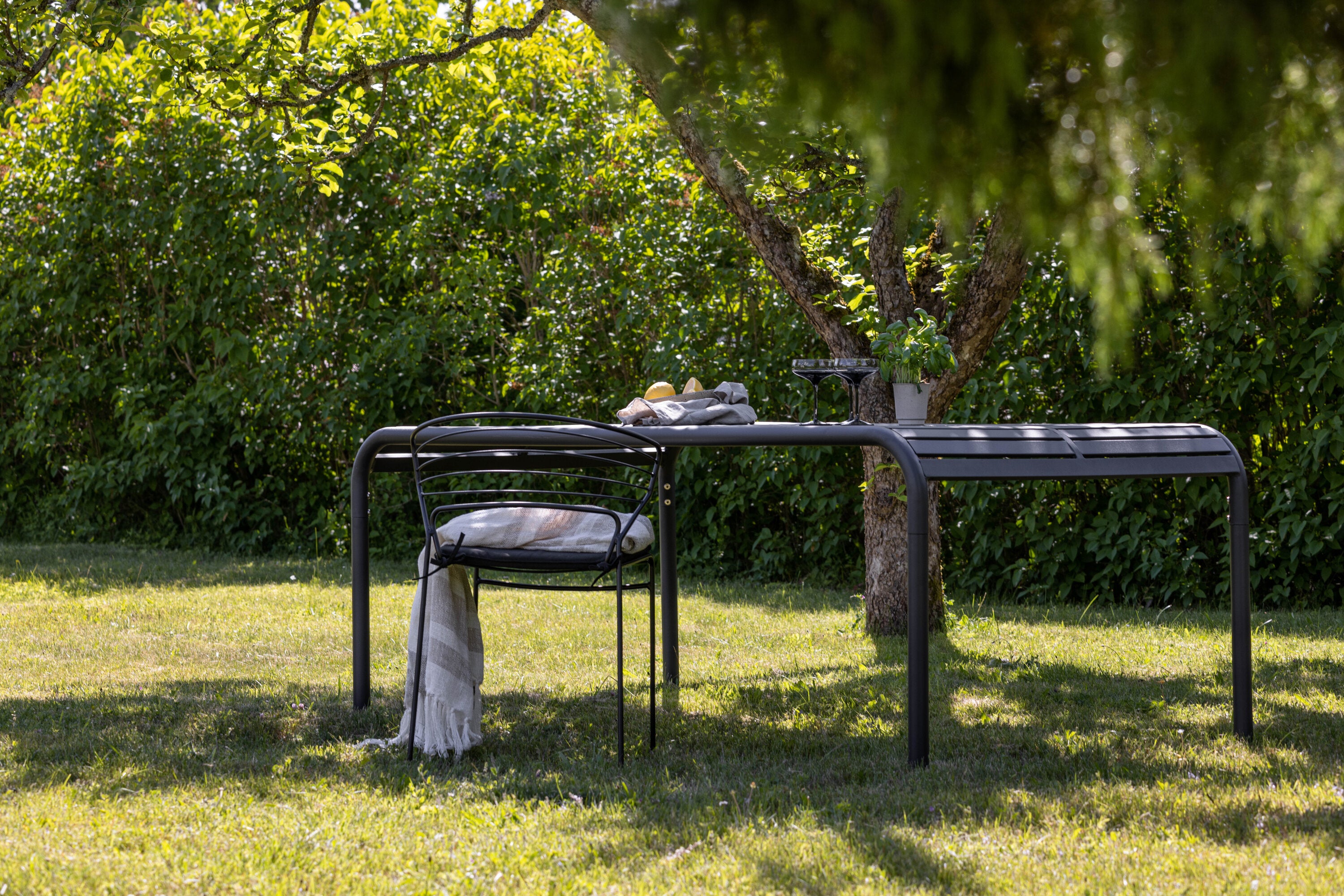 Gartentisch Borneo 200×100cm aus Metall - Schwarz-Esstische Outdoor-Venture Home-le canapé