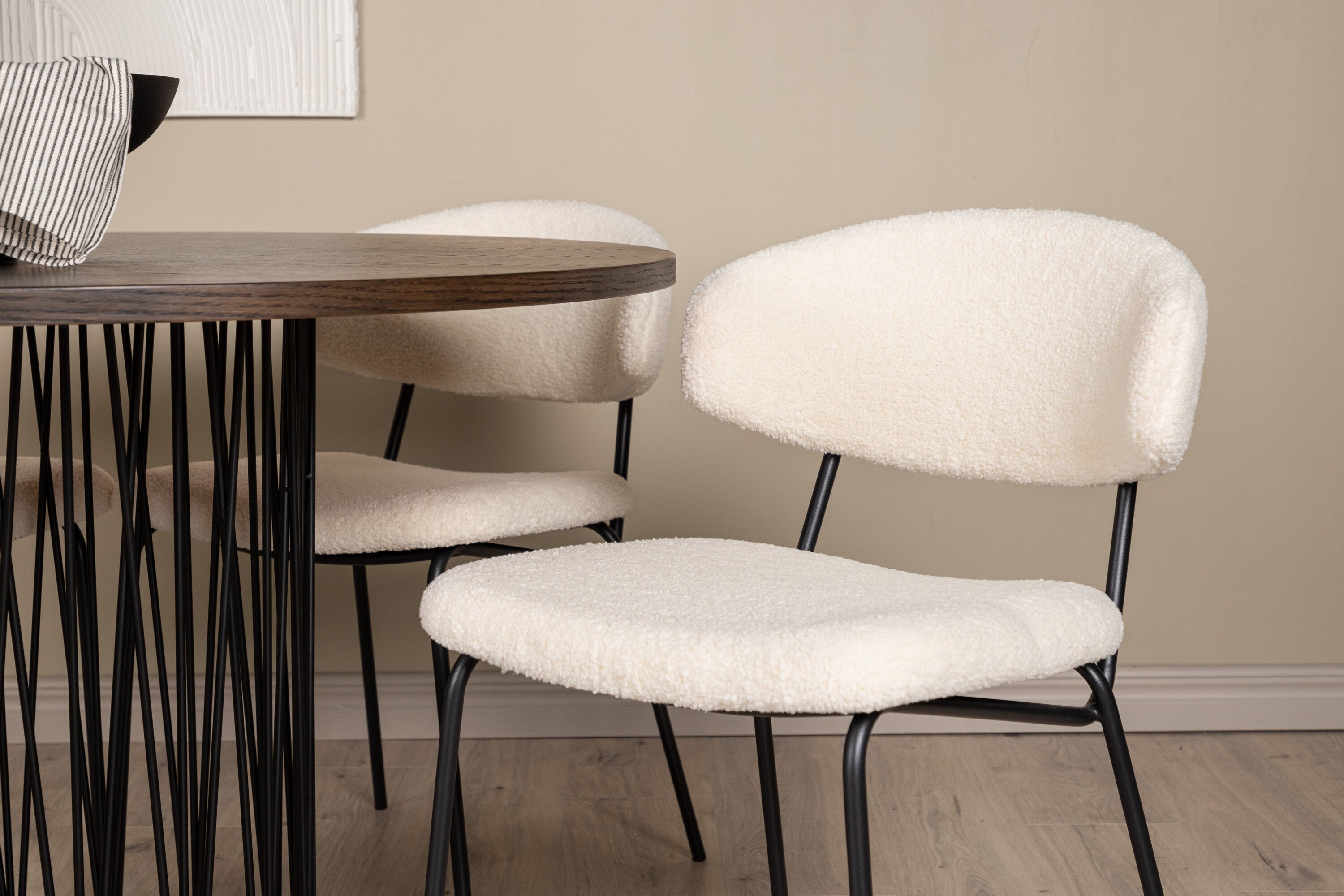 Essgruppe Esstisch Stone ⌀120cm mit Stühlen Chico - Weiß - Venture Home - le canapé