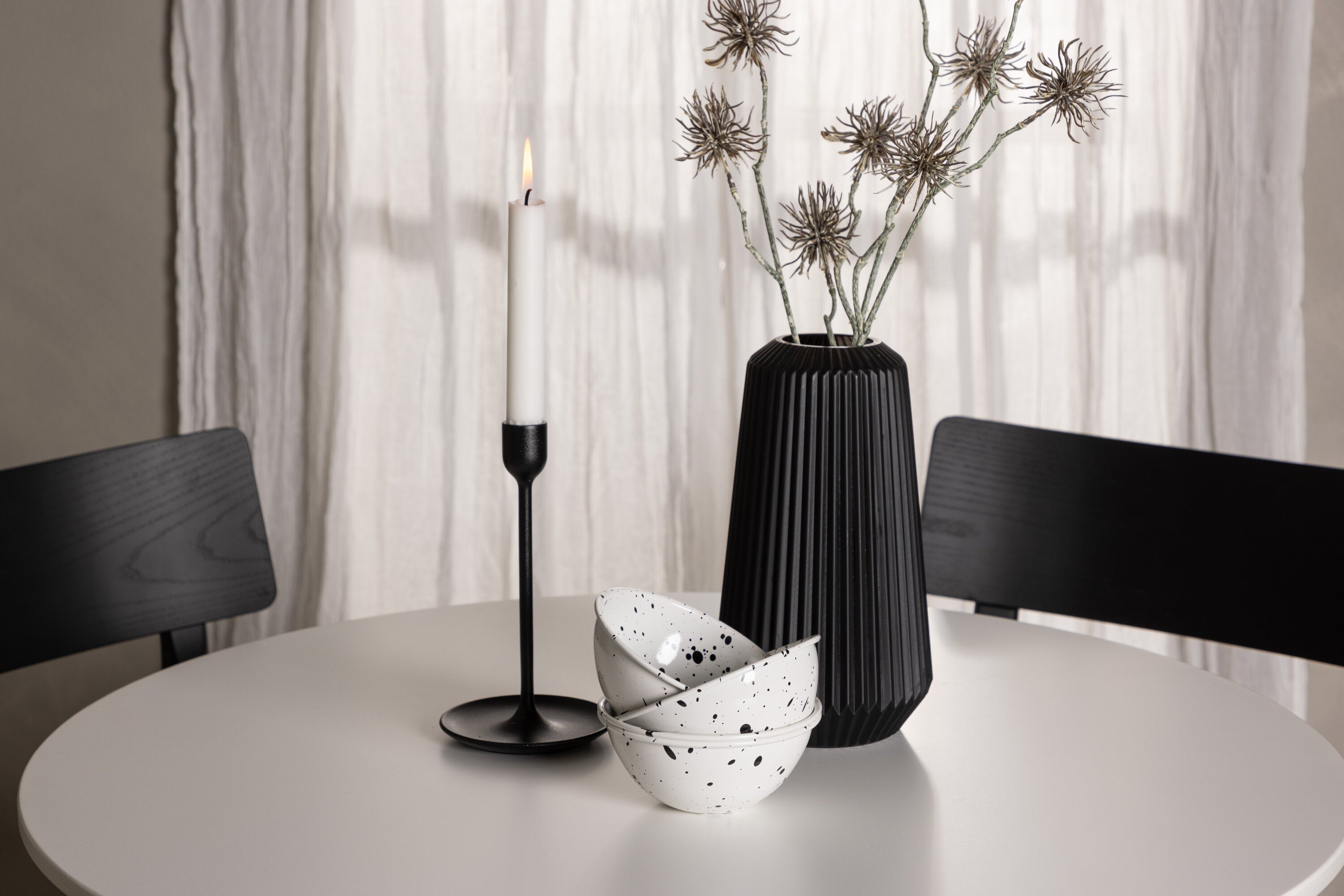 Essgruppe Esstisch Hamden ⌀80cm mit Stühlen Montros - Schwarz - Venture Home - le canapé