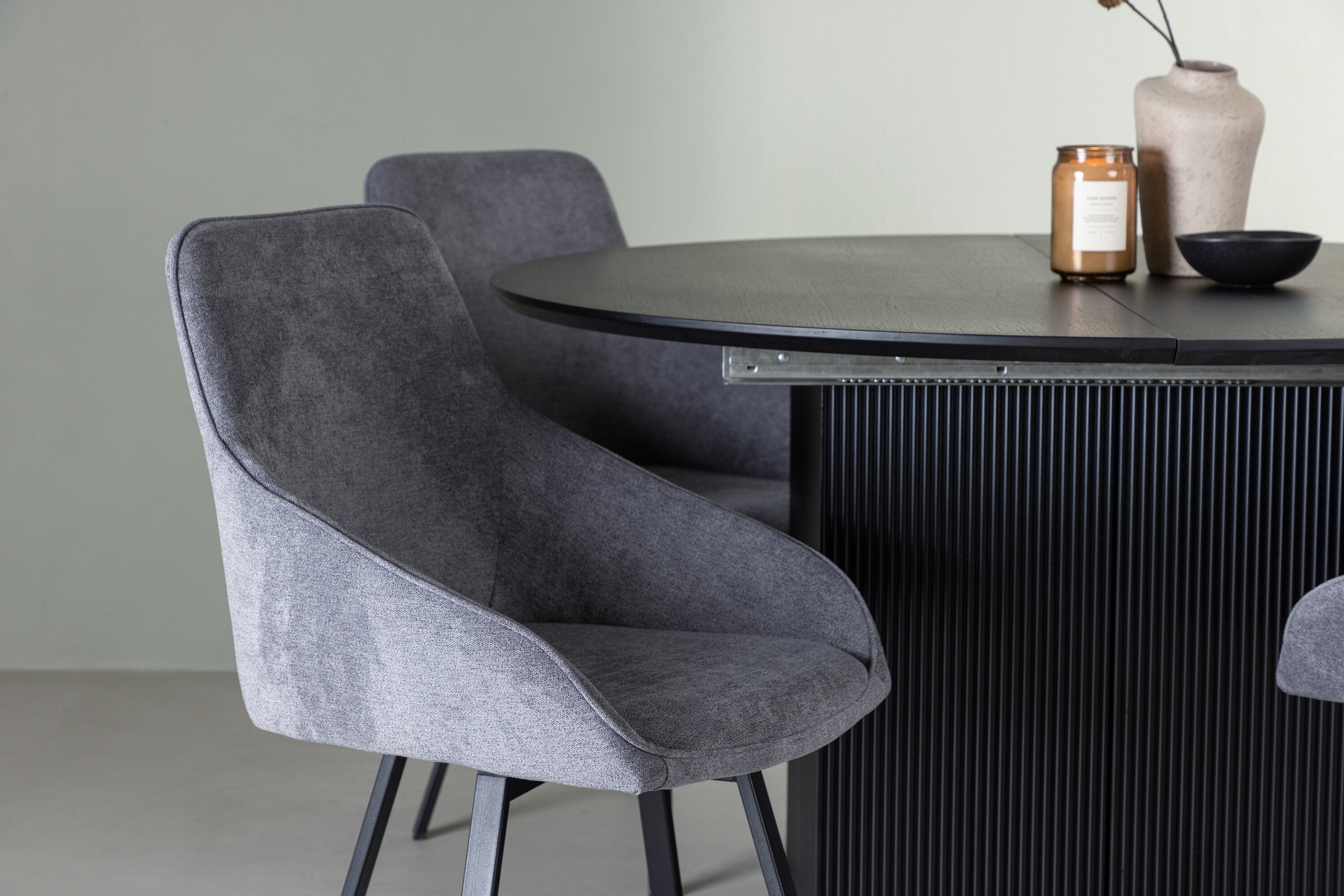 Essgruppe Esstisch Matilda ⌀130cm mit Stühlen Rosie - Grau - Venture Home - le canapé