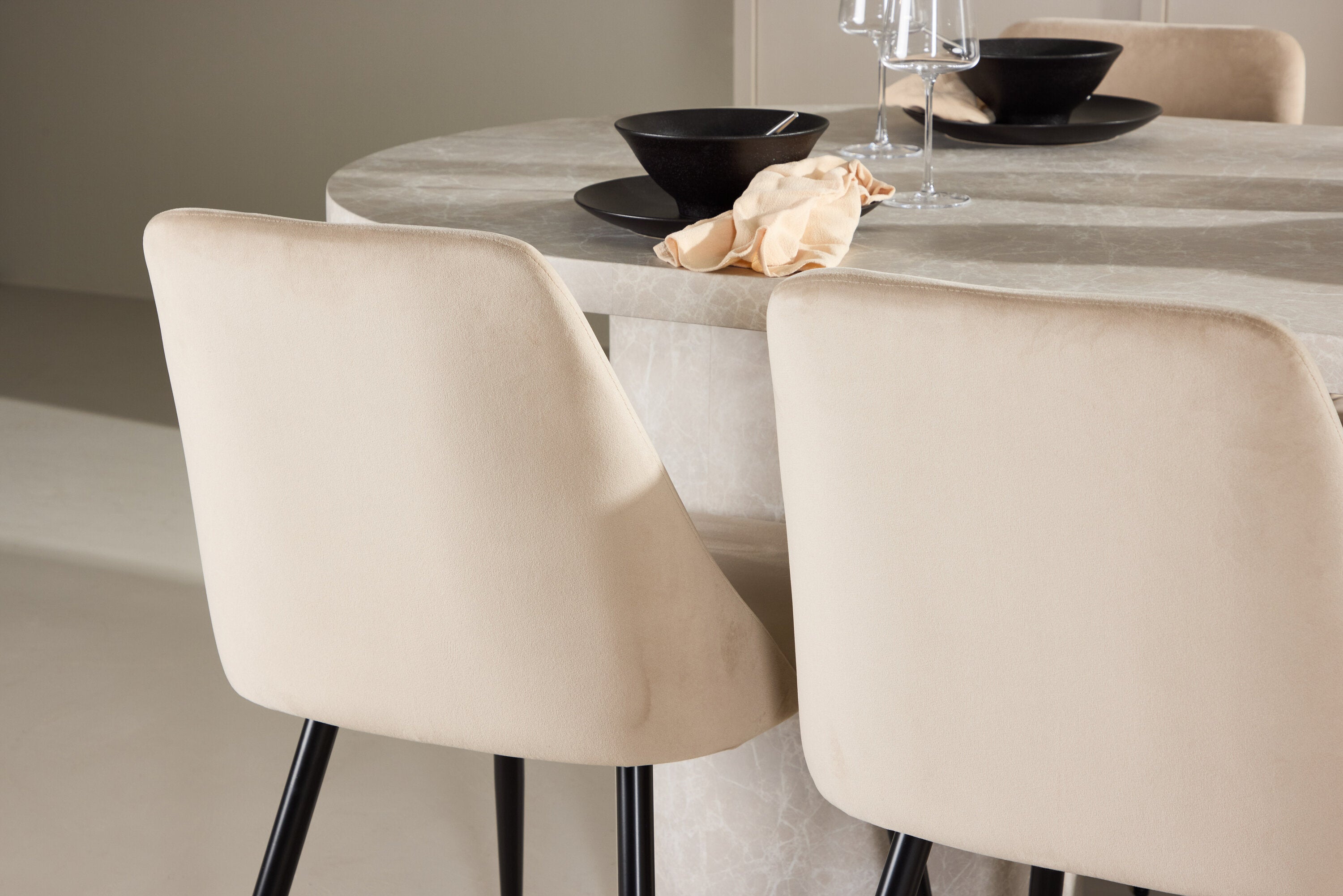 Essgruppe Esstisch Narvik 200 x 100cm mit Stühlen Night - Beige - Venture Home - le canapé