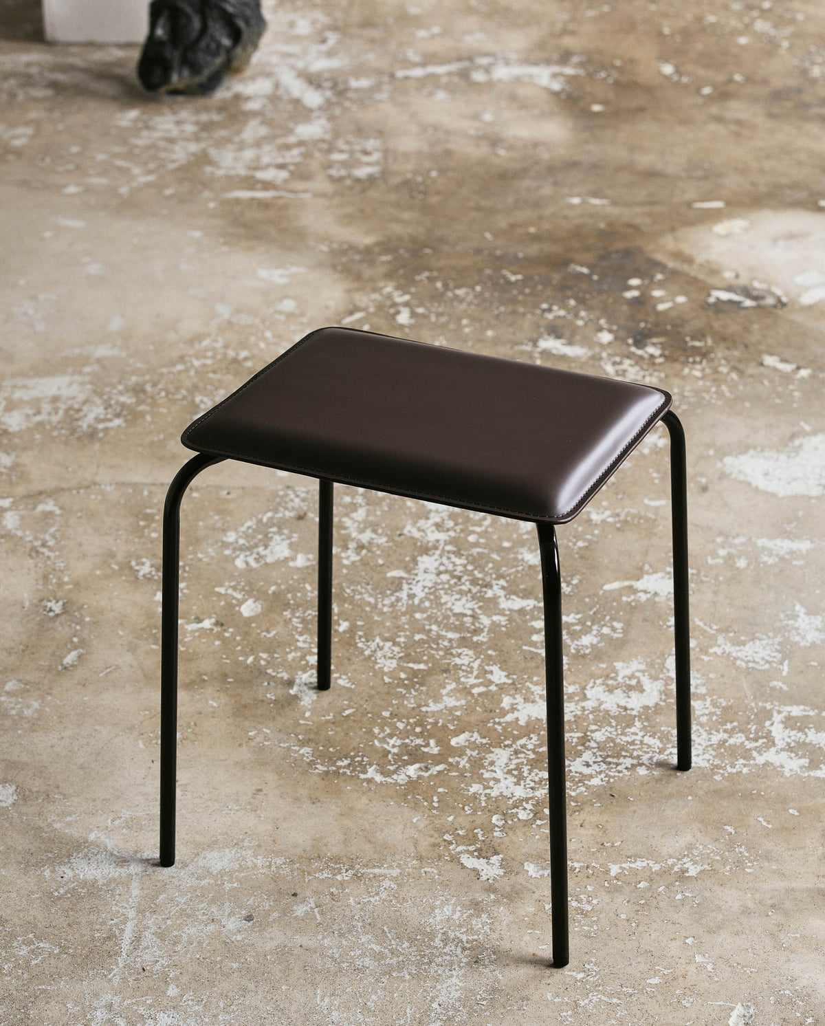 Hocker ESA mit Kunstledersitz - Braun-Polsterhocker-Nordal A/S-le canapé