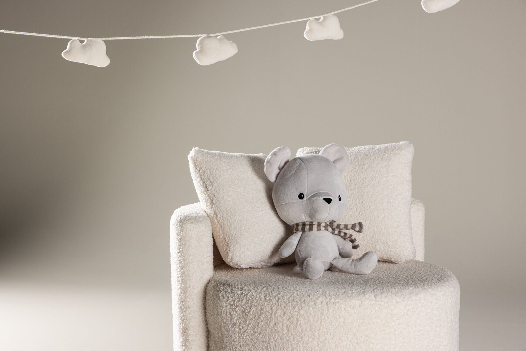 Kindersofa Kelso aus Teddystoff (Bouclé) - Weiß (FSC 100%)Kindersofa