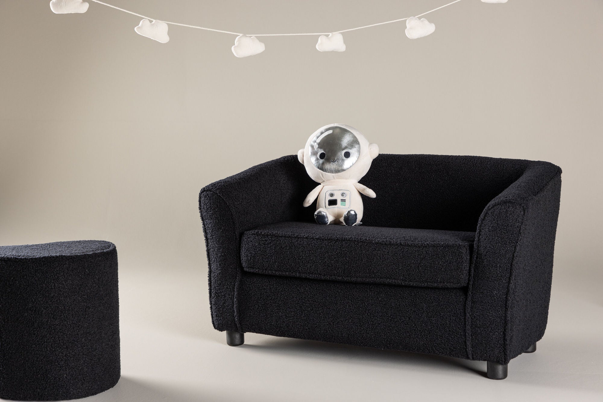 Kindesofa Måna aus Teddystoff (Bouclé) - Schwarz (FSC 100%)Kindersofa