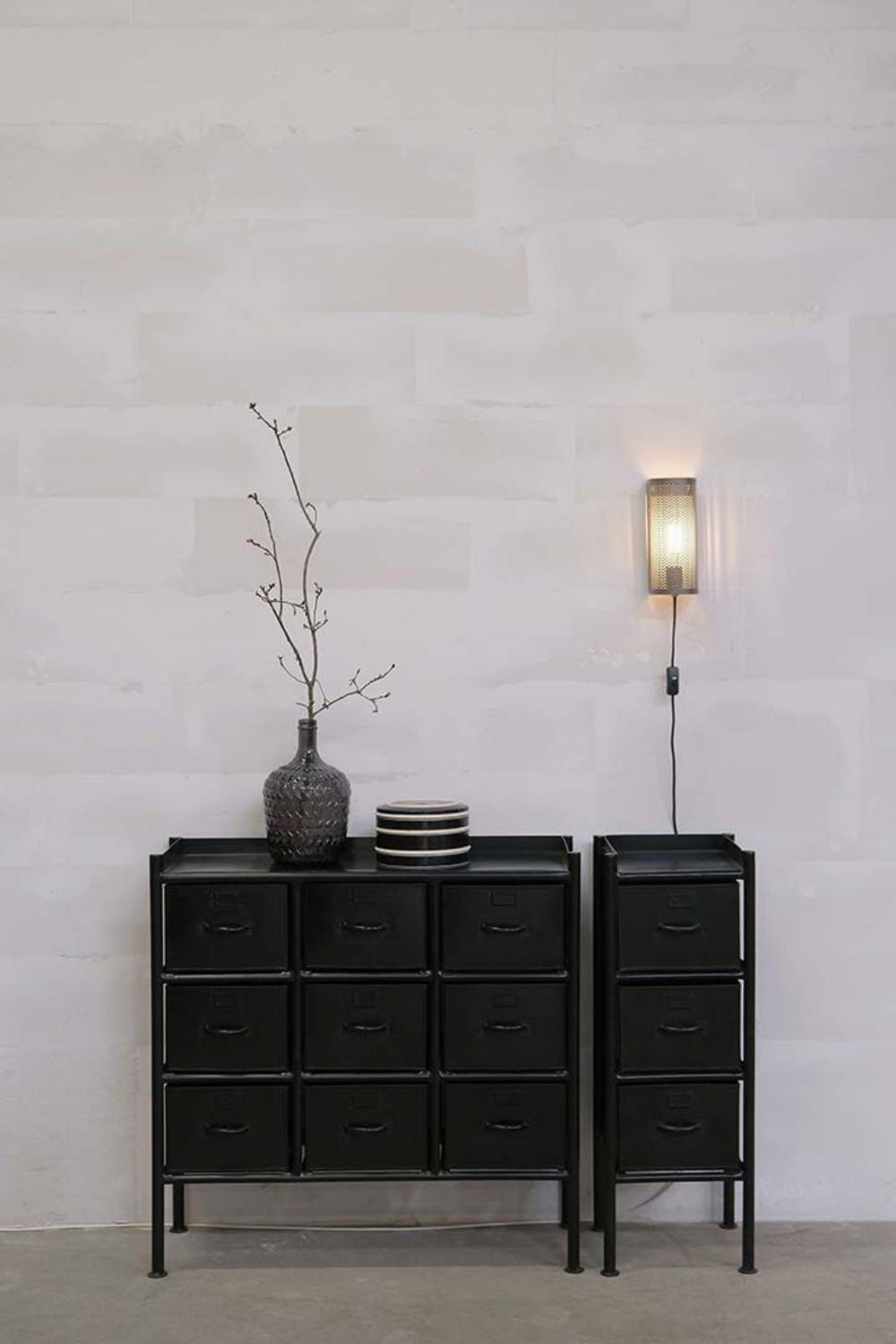 Kommode Saga aus Eisen mit 9 Schubladen - Schwarz-Kommoden-Trademark Living-le canapé