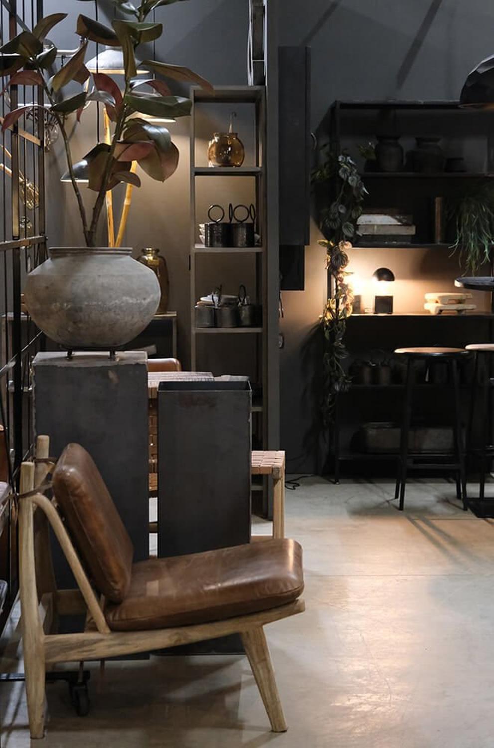 Loungesessel James - braunes Leder & MangoholzLedersessel