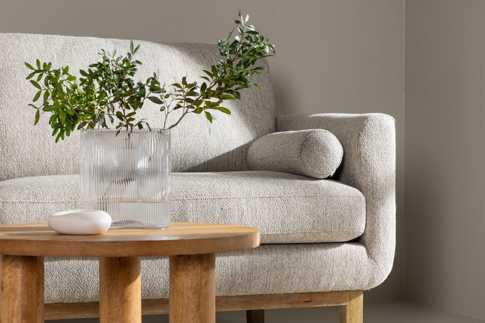 Olympos 3 - Sitzer Sofa - Beige / HolzEinzelsofas