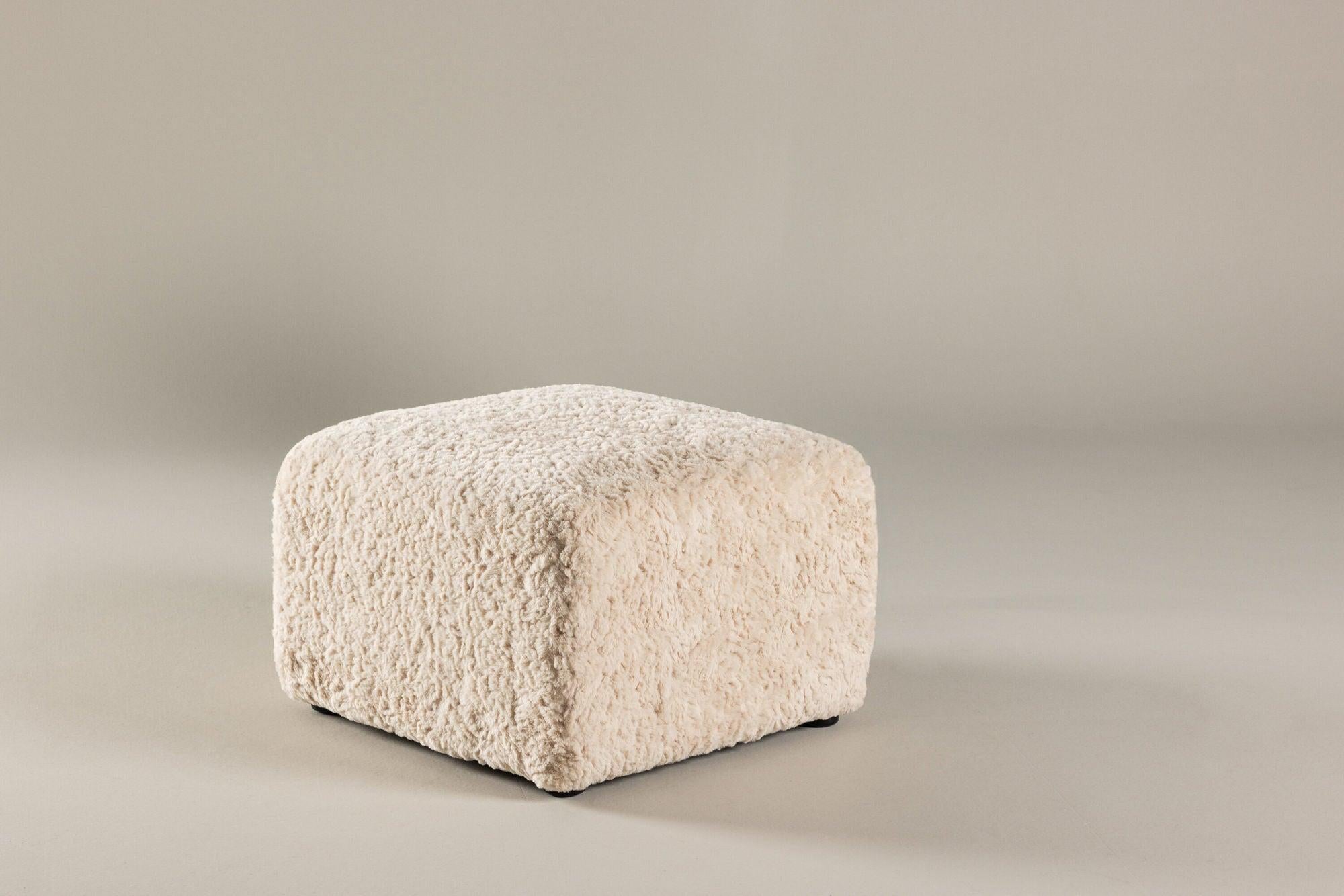 Polsterhocker Frankie 50*50cm aus Kunstfell - Beige-Polsterhocker-Vind-le canapé