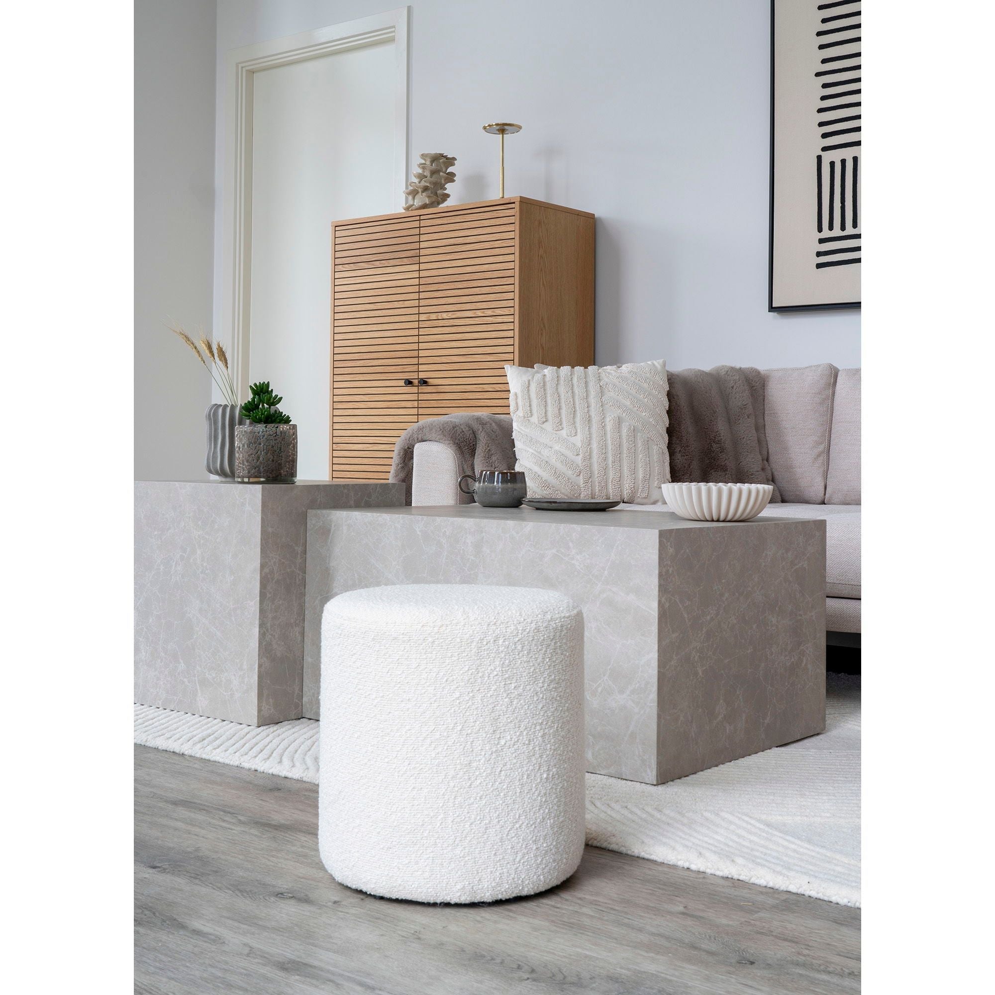 Pouf Ejby aus Teddy - Bouclé - WeißPouf