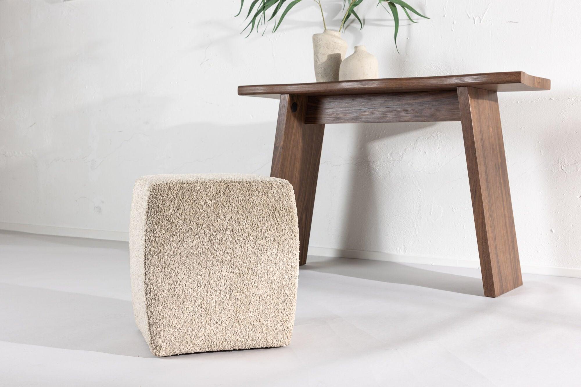 Pouf Hocker Neapel aus Teddy Bouclé 40*40cm - Beige-Poufs-Venture Home-le canapé