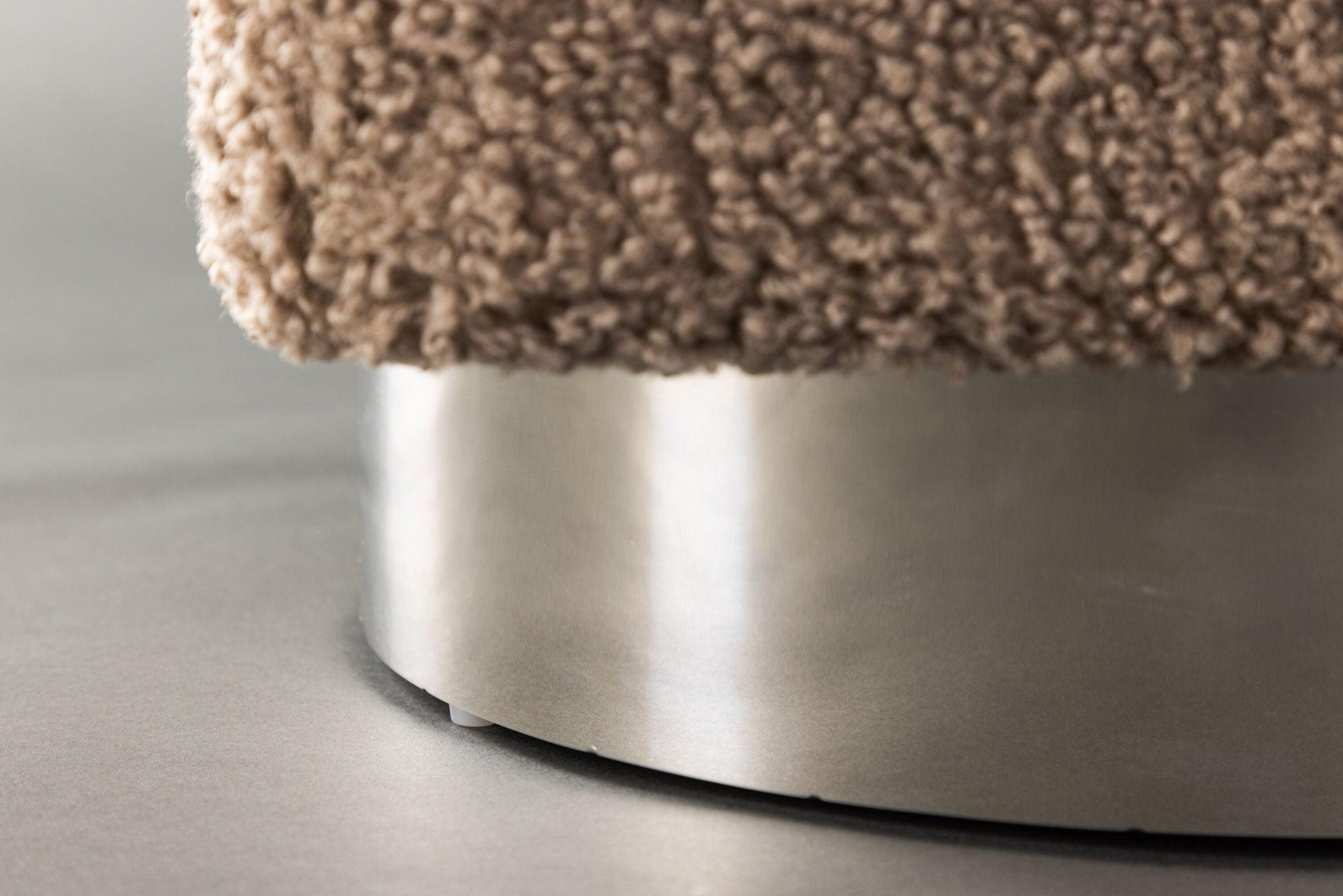 Pouf Newton aus Teddy - Bouclé - Dunkelgrau / Beige mit SilberPouf