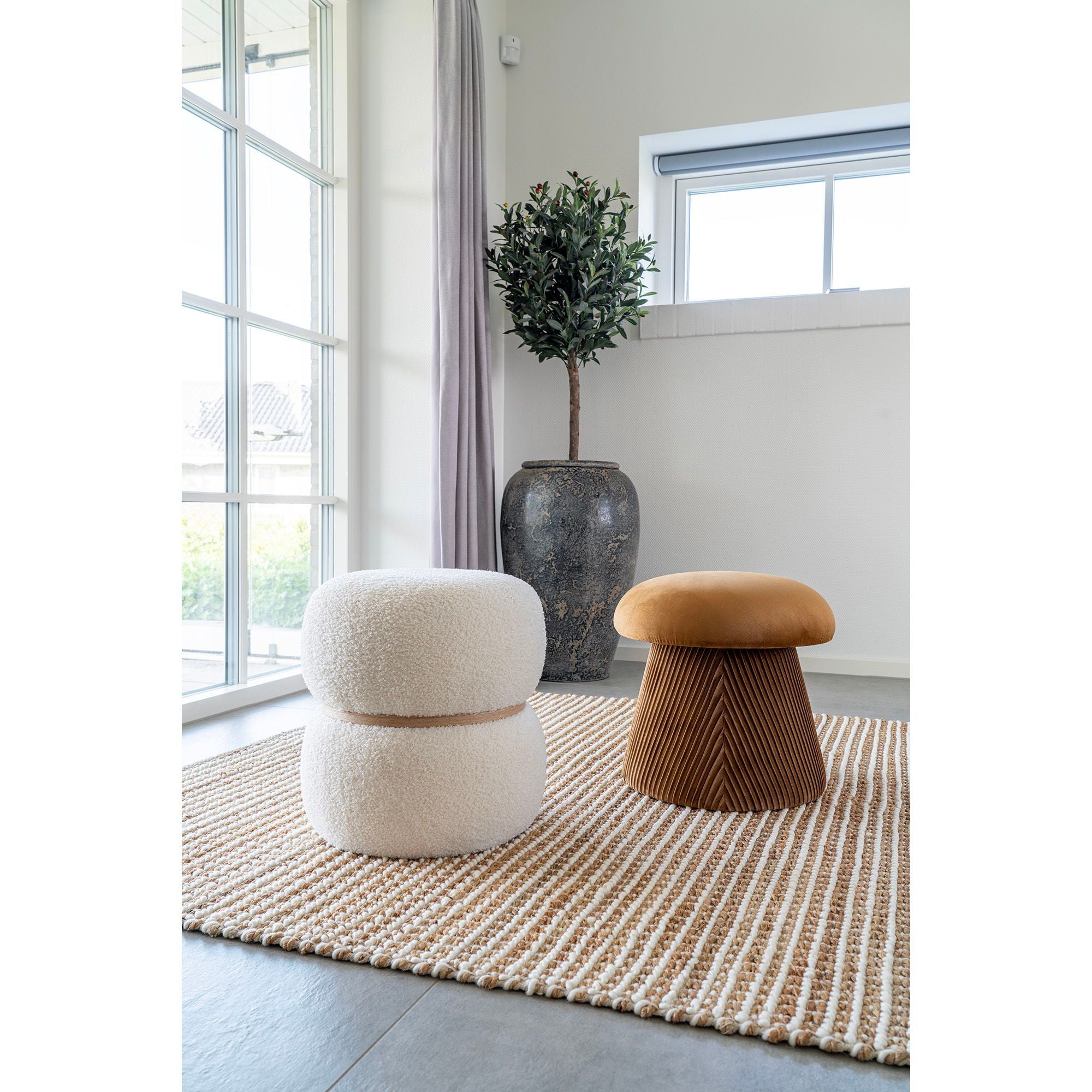 Pouf Milford aus Teddy - Bouclé - WeißPouf