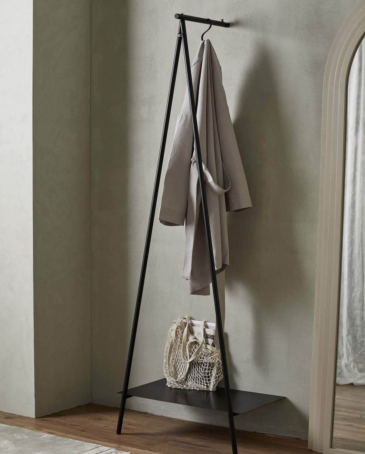 Regal Ravi 180cm aus Metall mit Kleiderstange - Schwarz-Nordal A/S-le canapé