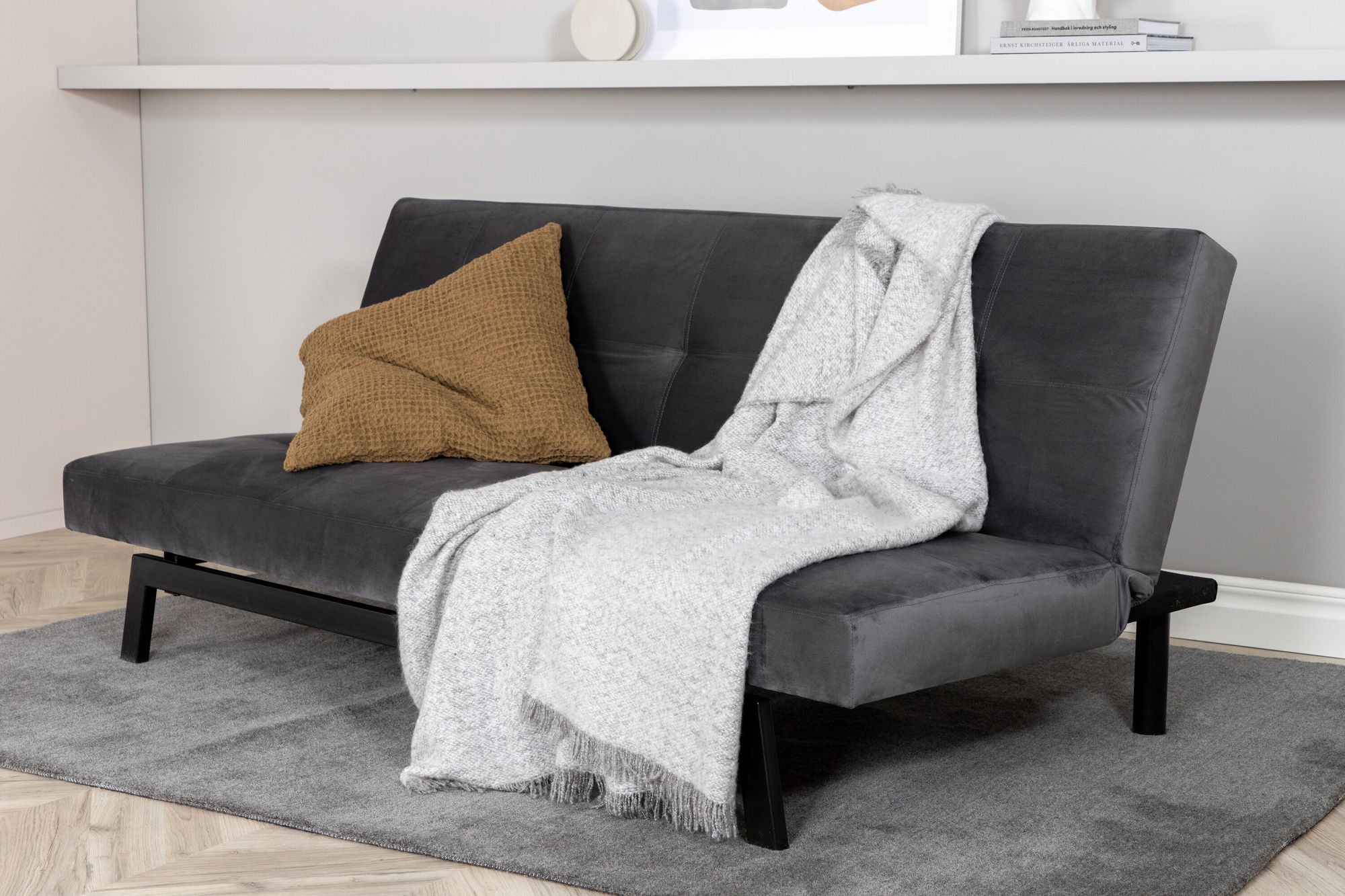 Schlafsofa Bodil 180cm aus Samt - Dunkelgrau-Schlafsofas-Venture Home-le canapé