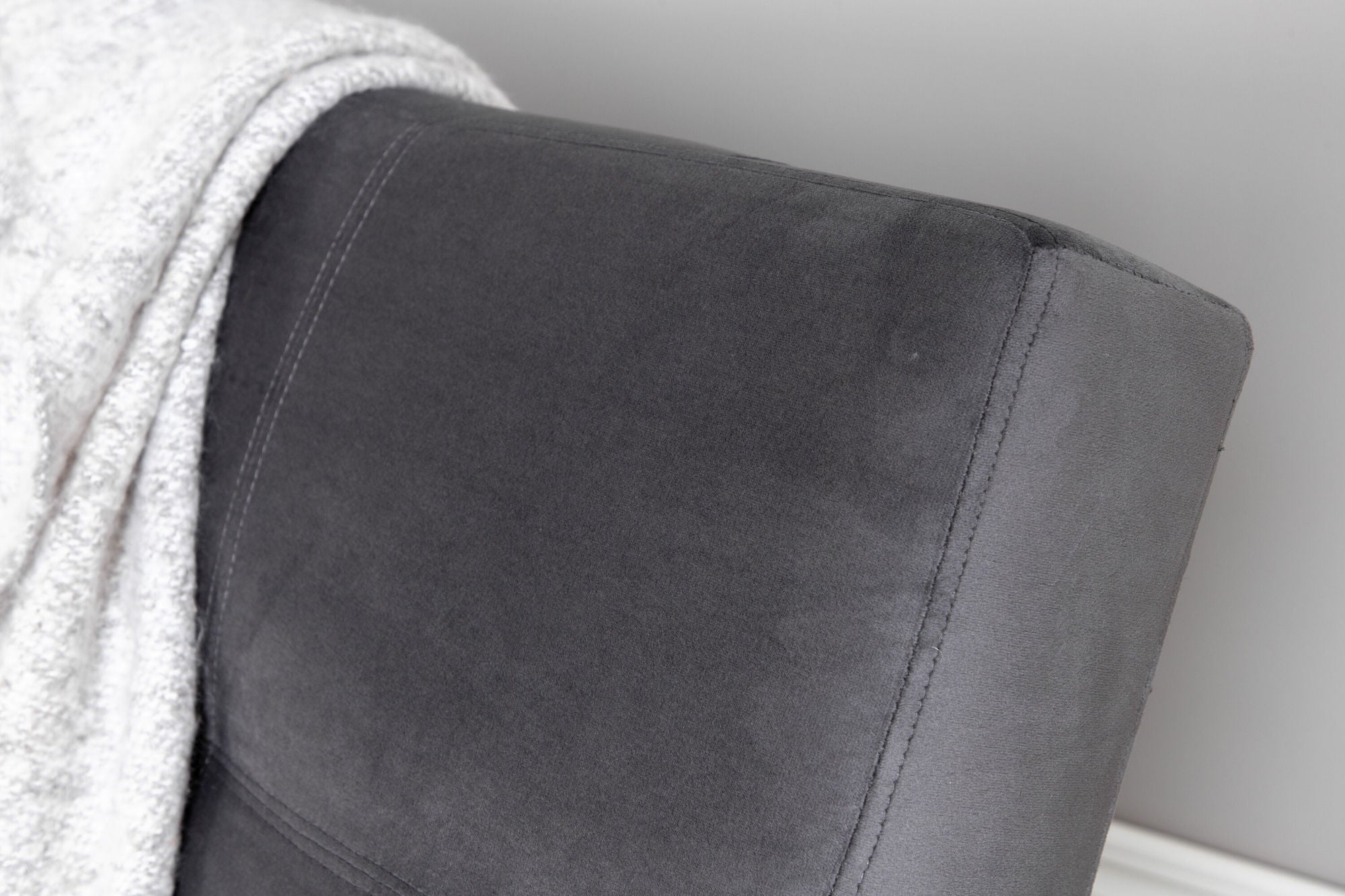 Schlafsofa Bodil 180cm aus Samt - Dunkelgrau-Schlafsofas-Venture Home-le canapé