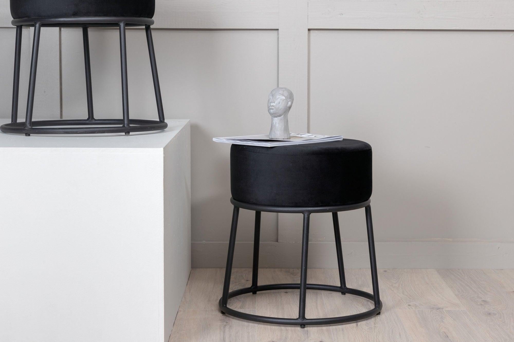 Sitzhocker Pouf Petra aus Samt - Schwarz-Hocker-Venture Home-le canapé