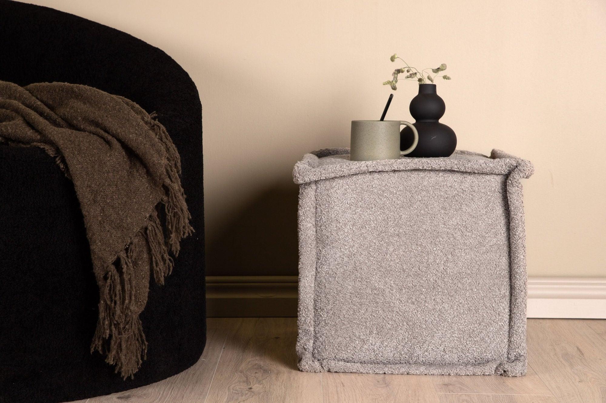 Sitzpouf Hocker Castine aus Teddy - Stoff / Bouclé - HellgrauPouf