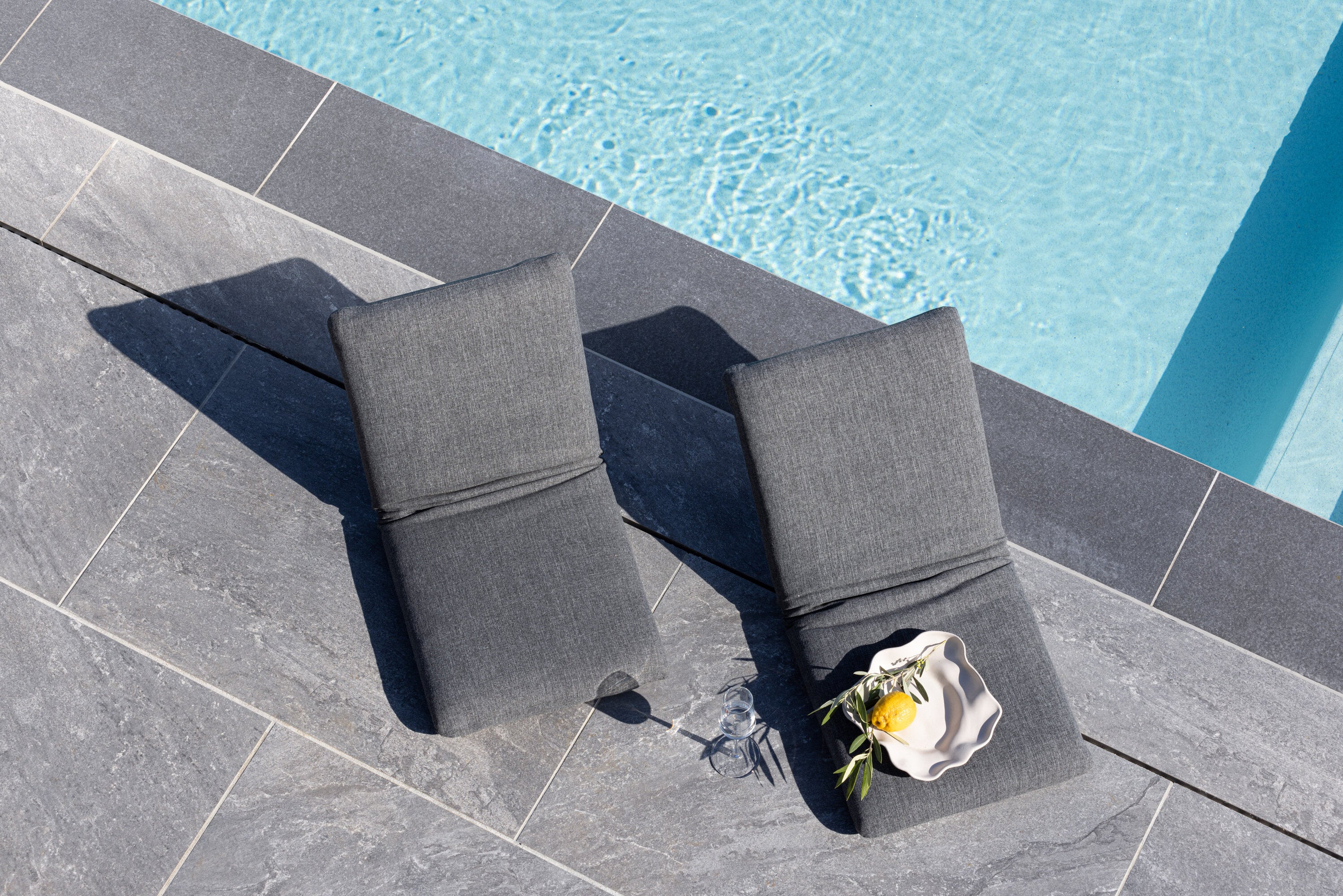 Sonnenliege Trond aus Polyester - Schwarz-Sonnenliegen-Venture Home-le canapé