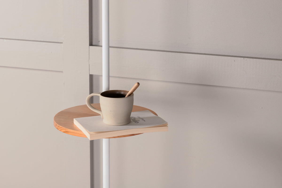 Stehlampe Hattman mit Ablage - Beige-Stehlampen-Venture Home-le canapé
