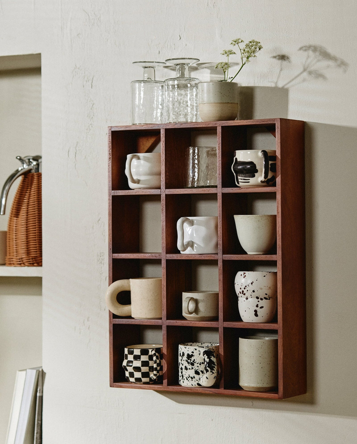 Tassenregal OSSA 40cm aus Massivholz-Nordal A/S-le canapé