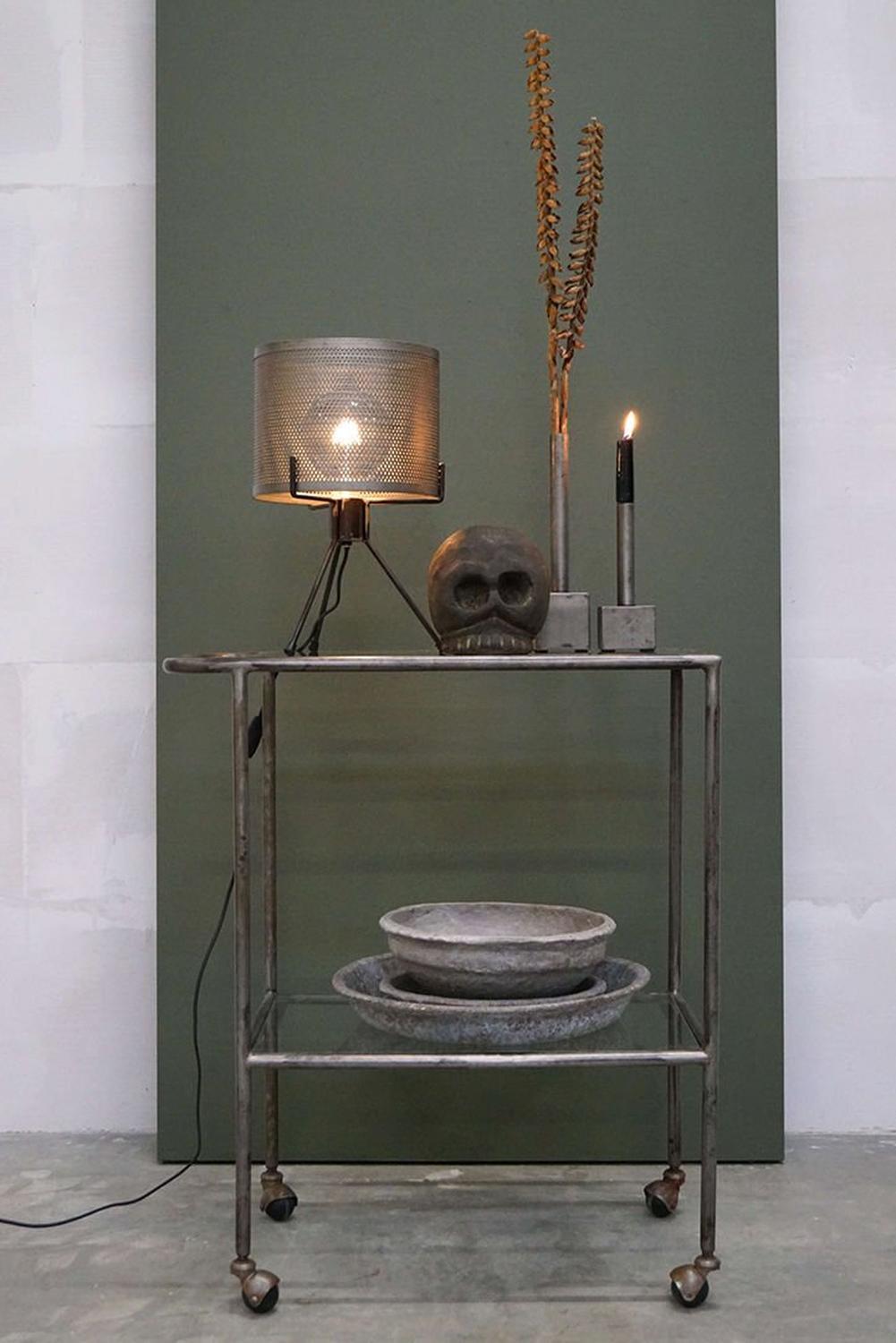 Tischlampe Kelly mit perforiertem Schirm aus Eisen-Tischlampe-Trademark Living-le canapé