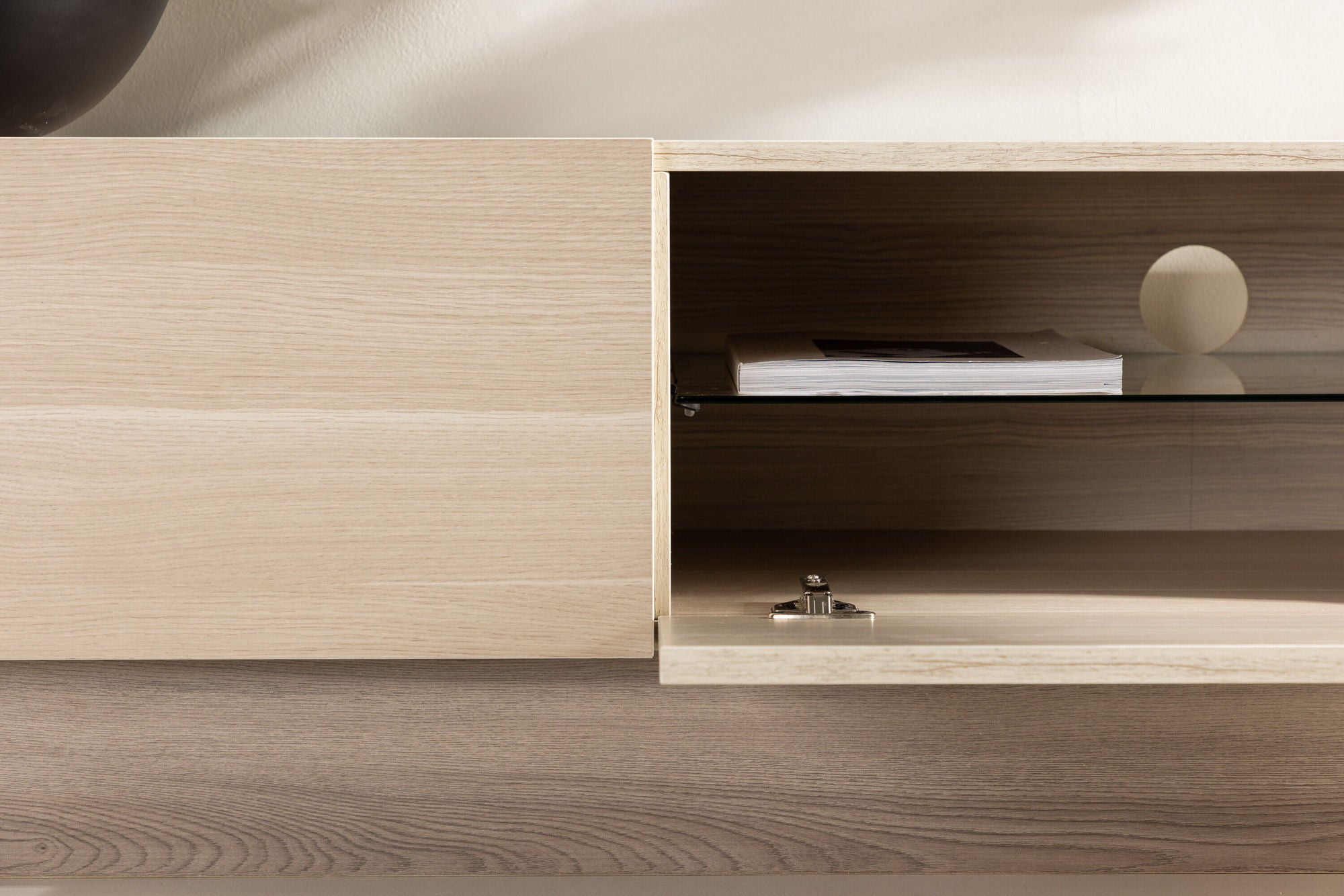 TV-Lowboard Cuenca 160cm - Whitewash / Beige-TV-lowboards-Venture Home-le canapé