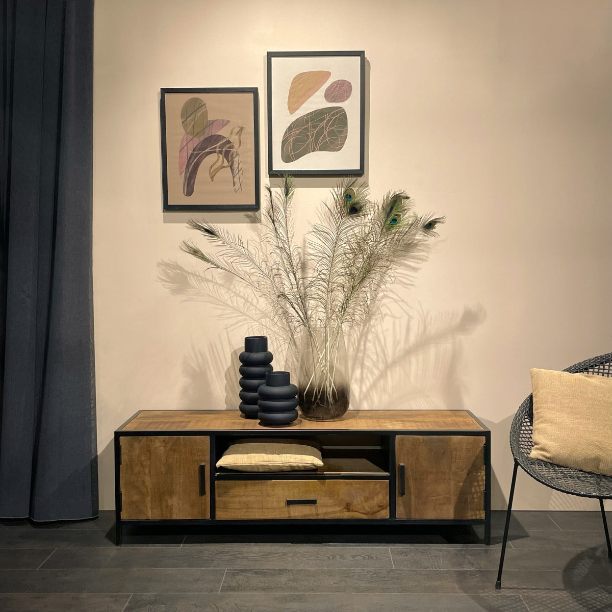 TV-Lowboard Sturdy aus Mangoholz 160*40cm - Braun-TV-lowboards-Livingfurn-le canapé