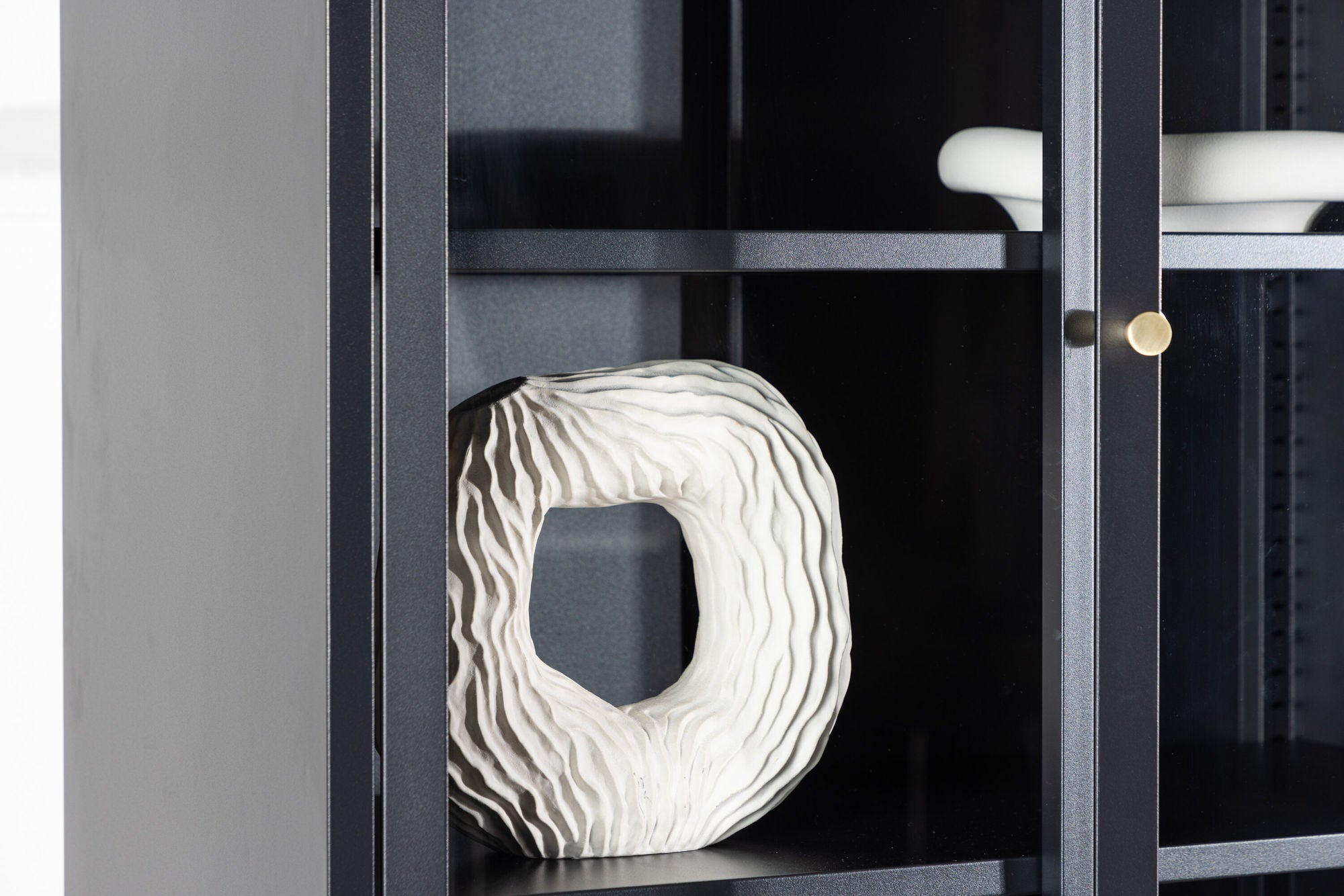 Vitrinenschrank Bakal 190cm aus Metall - Schwarz-Vitrinen-Venture Home-le canapé