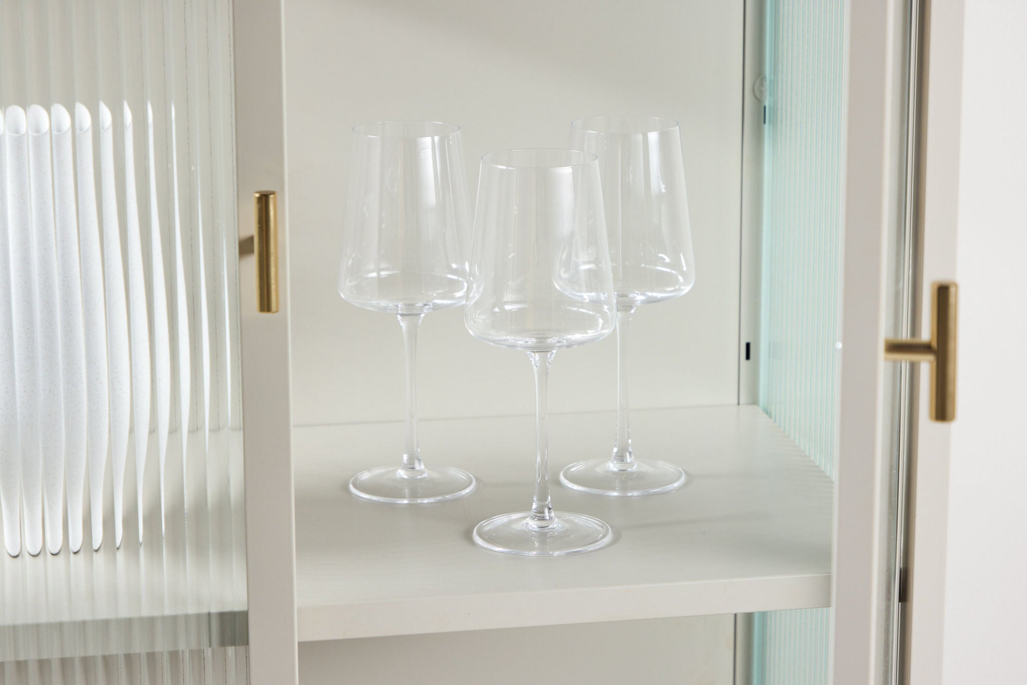 Vitrinenschrank Garis 160cm - Beige-Vitrinen-Venture Home-le canapé