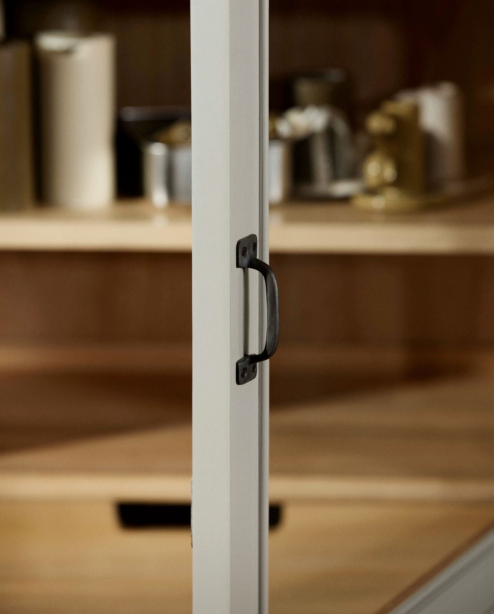 Vitrinenschrank Viva 210cm aus Gmelina Holz mit 1 Tür - Grau-Vitrinen-Nordal A/S-le canapé