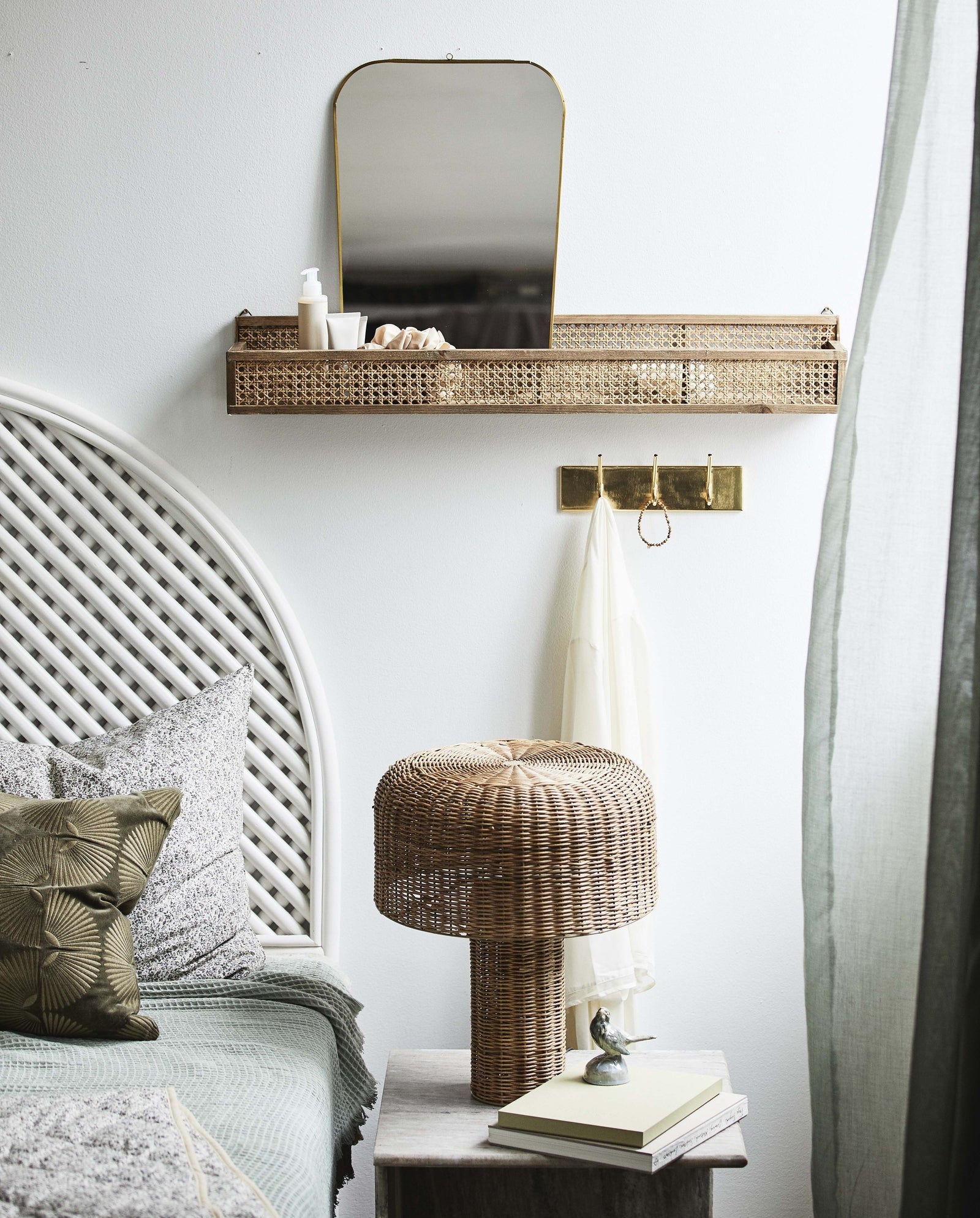 Wandregal Shelfi 91cm aus Rattan-Wandregale-Nordal A/S-le canapé
