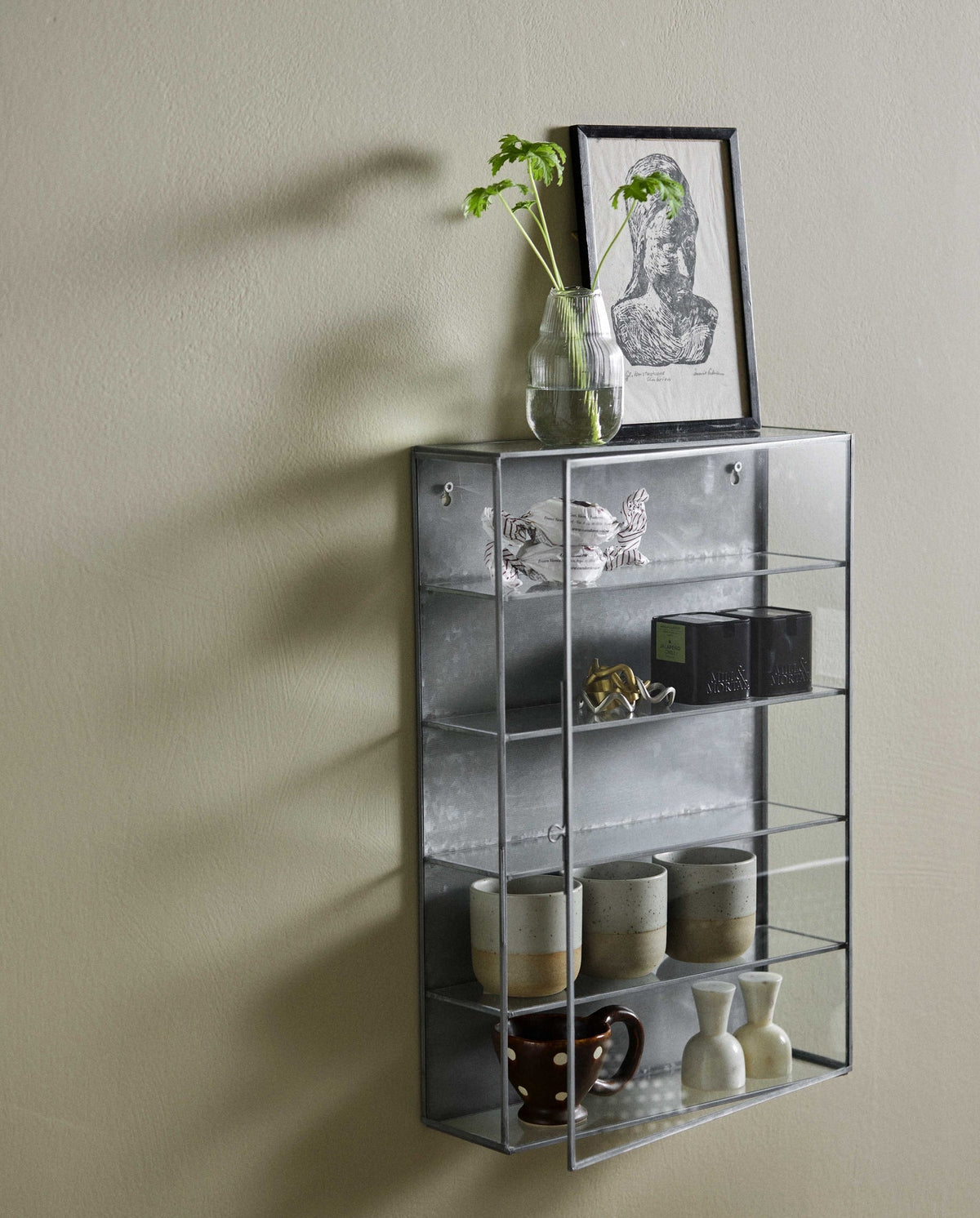 Wandschrank Ada 50cm aus Metall mit 4 Glasböden-Wandschränke-Nordal A/S-le canapé