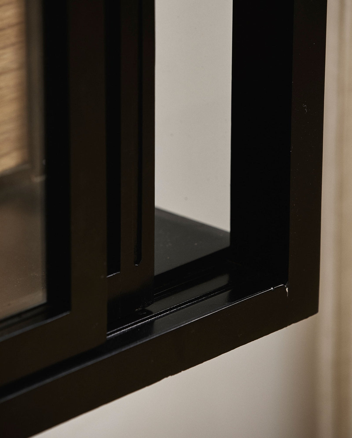 Wandschrank BEI 122cm aus Massivholz mit Schiebetüren - Schwarz-Wandschränke-Nordal A/S-le canapé